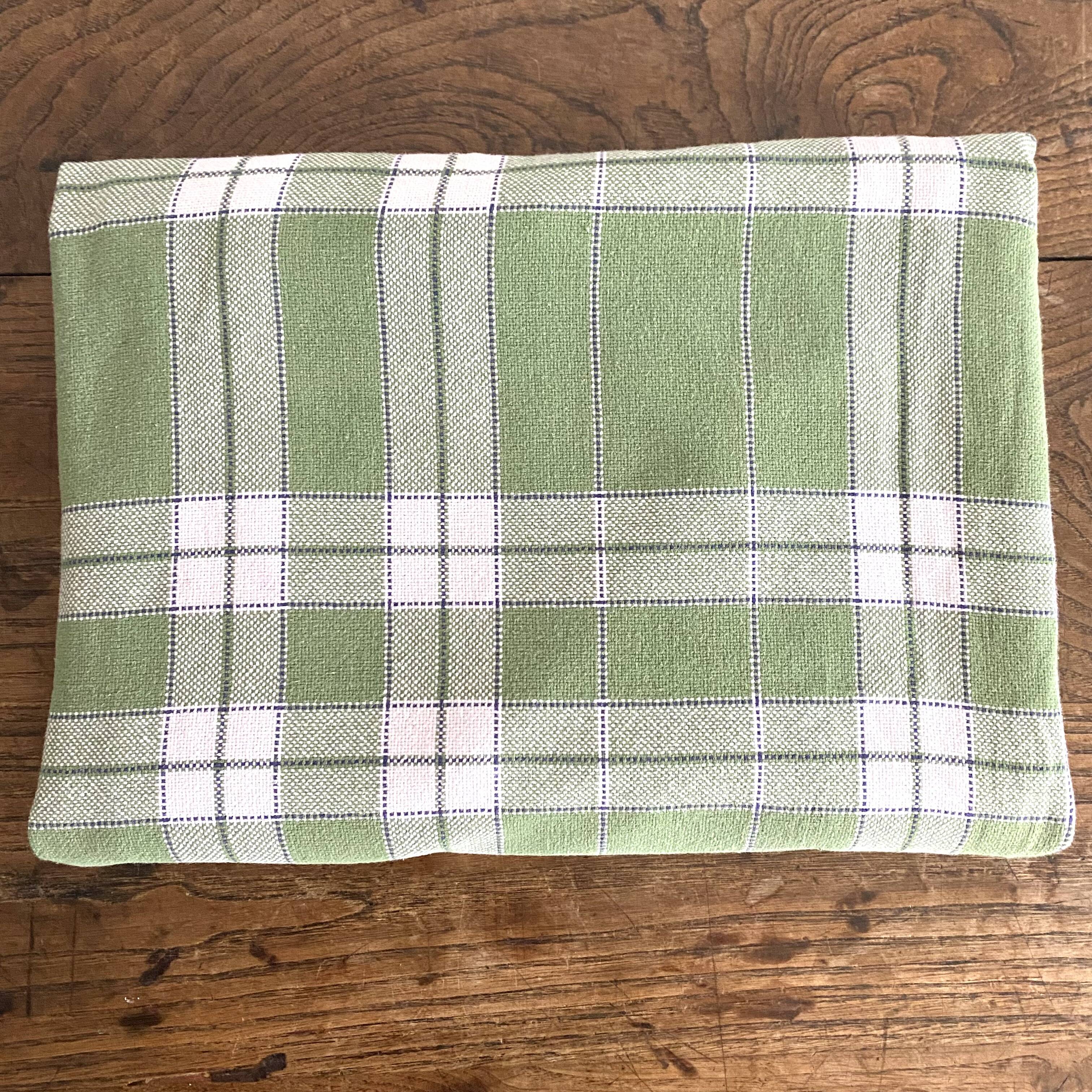 Rectangular checkered tablecloth 140X220