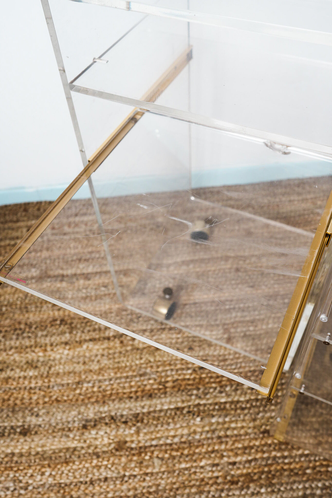 Plexiglas furniture of 'invisible de marais'