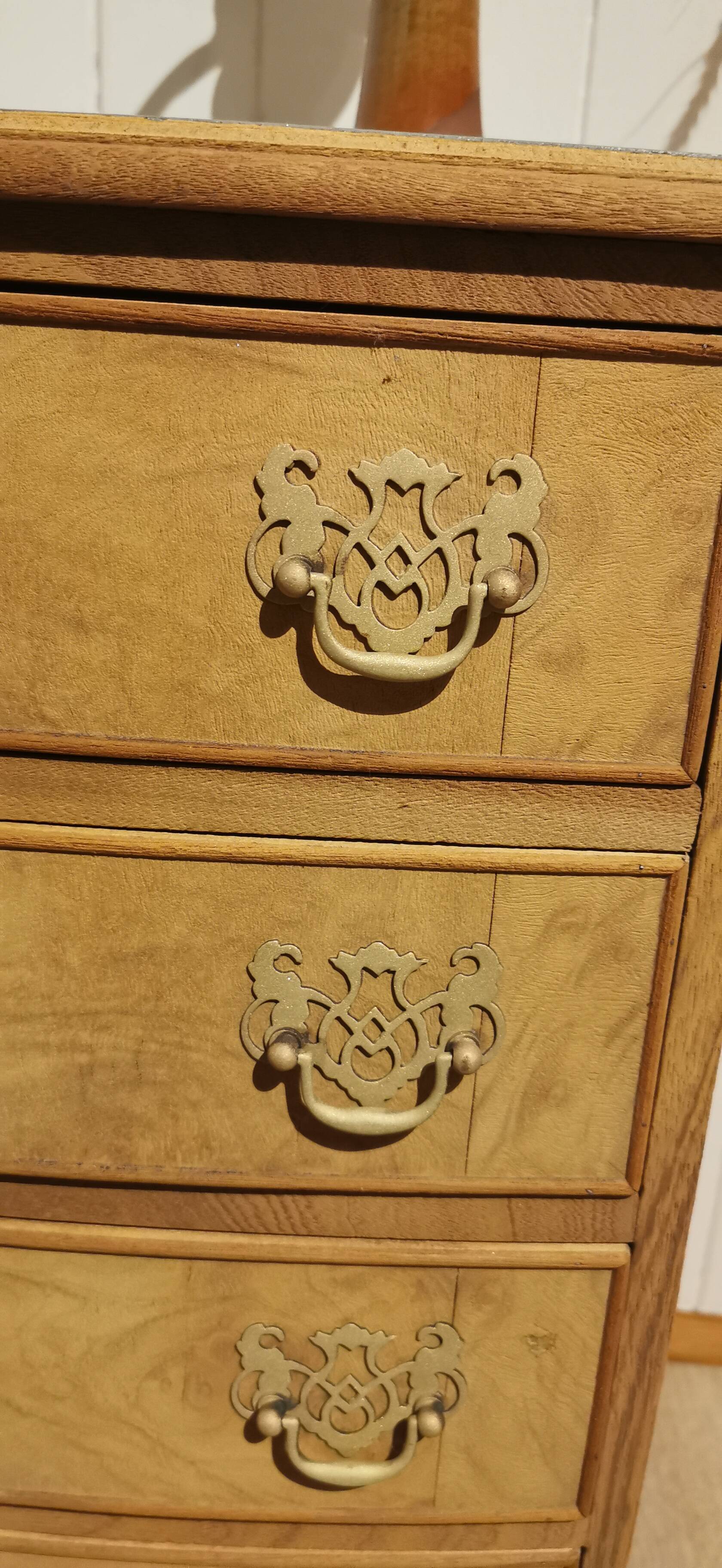 Small vintage commode sandblasted.