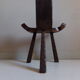 Chaise d'appoint à 3 pieds brutaliste