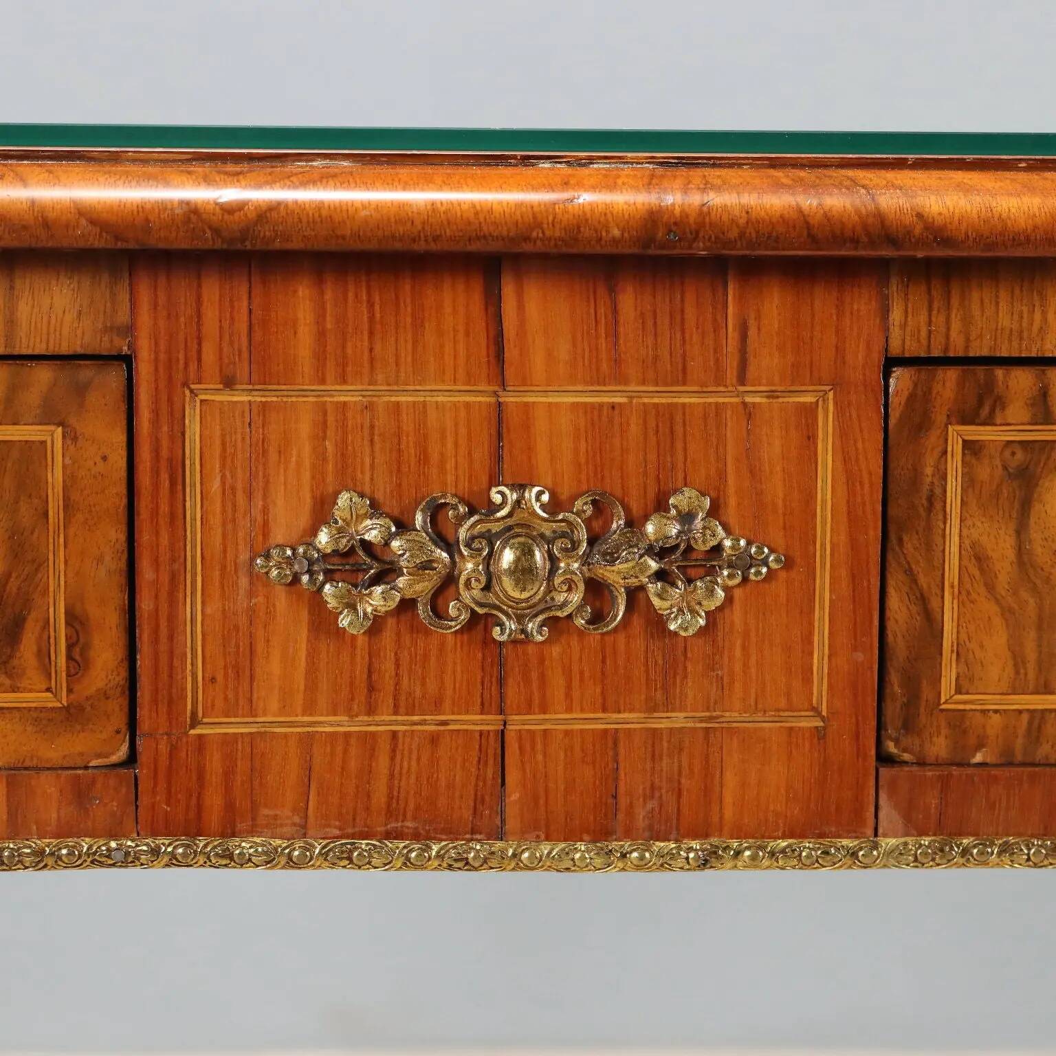 Antique writing desk in walnut and rosewood, United Kingdom, 19th century.
