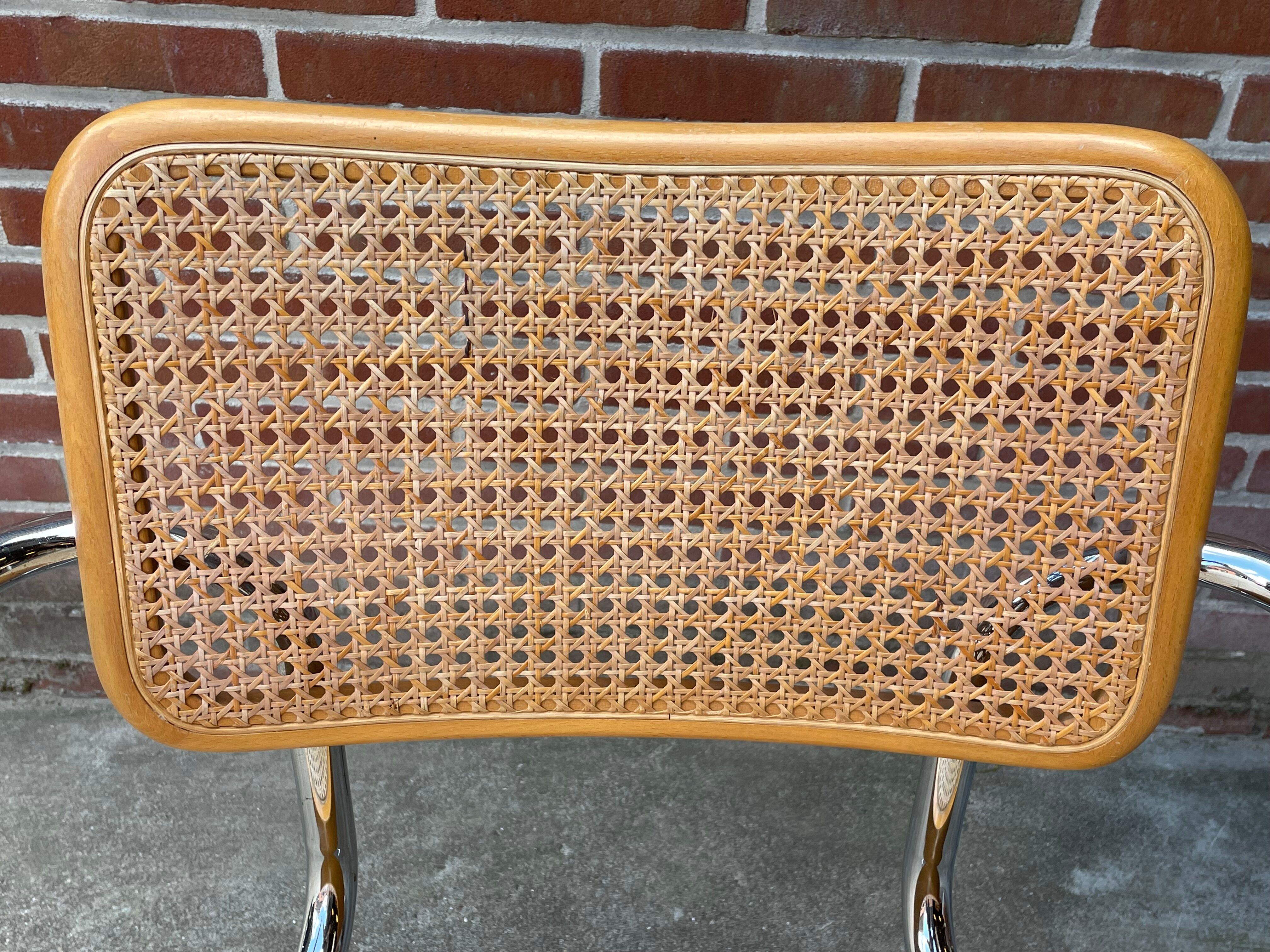 Cesca chair B64 with armrests by Marcel Breuer Design