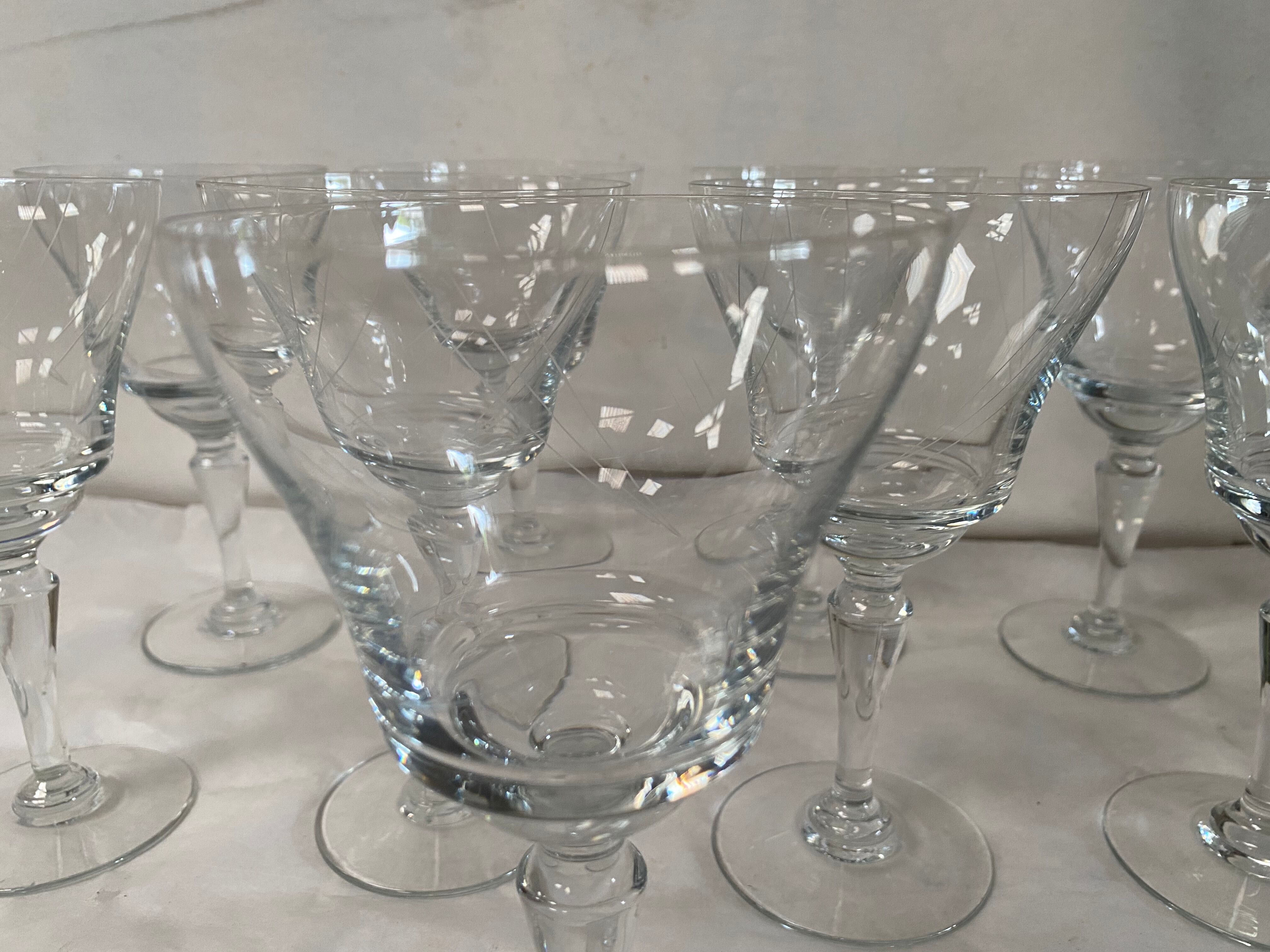 Set of 10 engraved vintage glasses