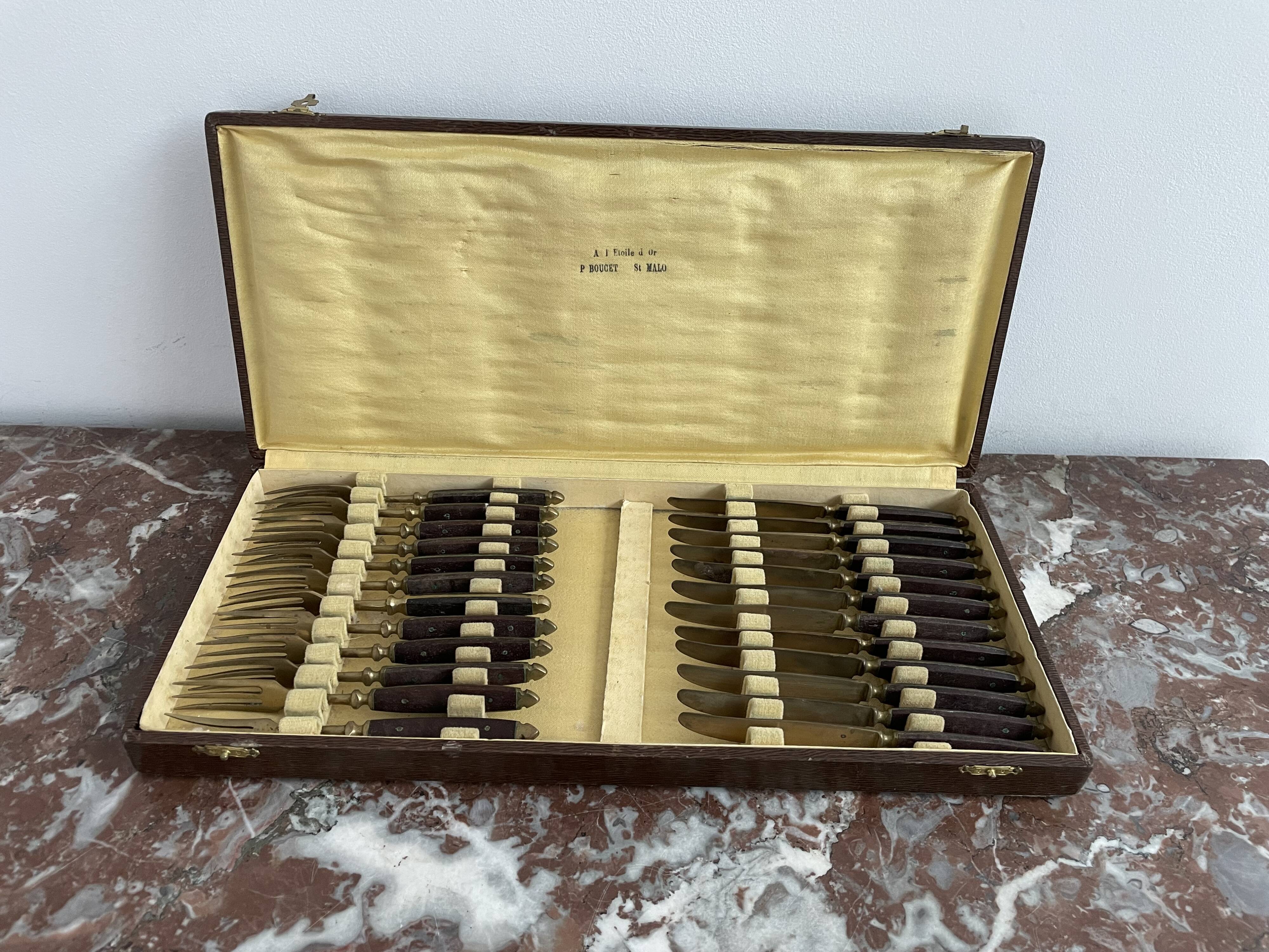 Antique dessert service 12 knives & 12 forks in brass and wood