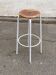 Tabouret haut de bar industriel vintage en acier blanc et bois 75cm