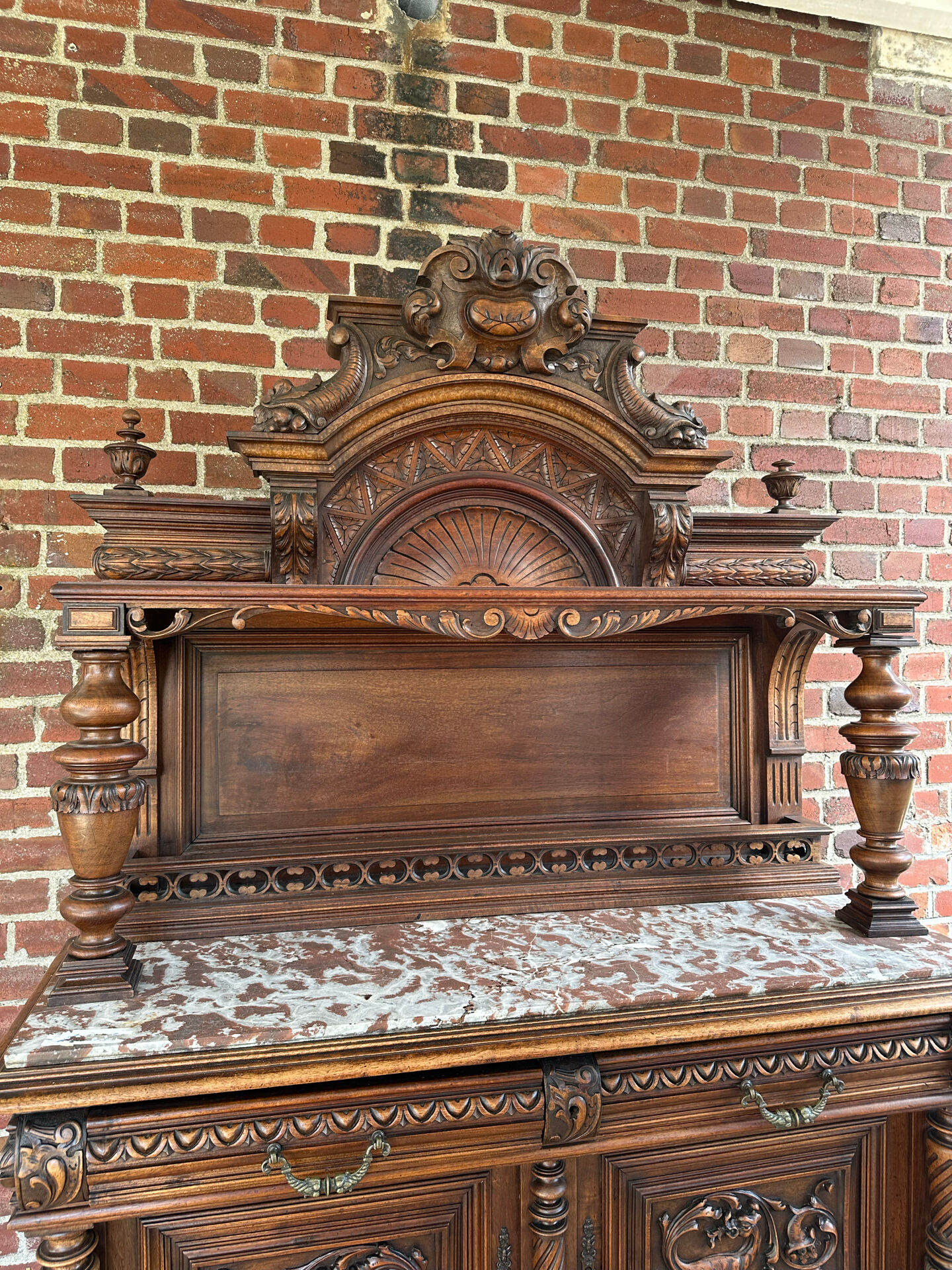 Desserte - Buffet ancien en noyer Henri II XIXeme