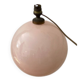 Lampe boule en verre opalin rose pâle