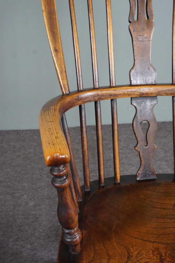 Antique Windsor chair, early 1800s