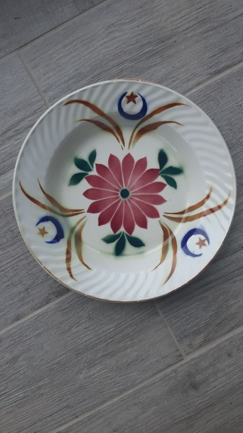 hollow dish Saint Amand Amandinoise