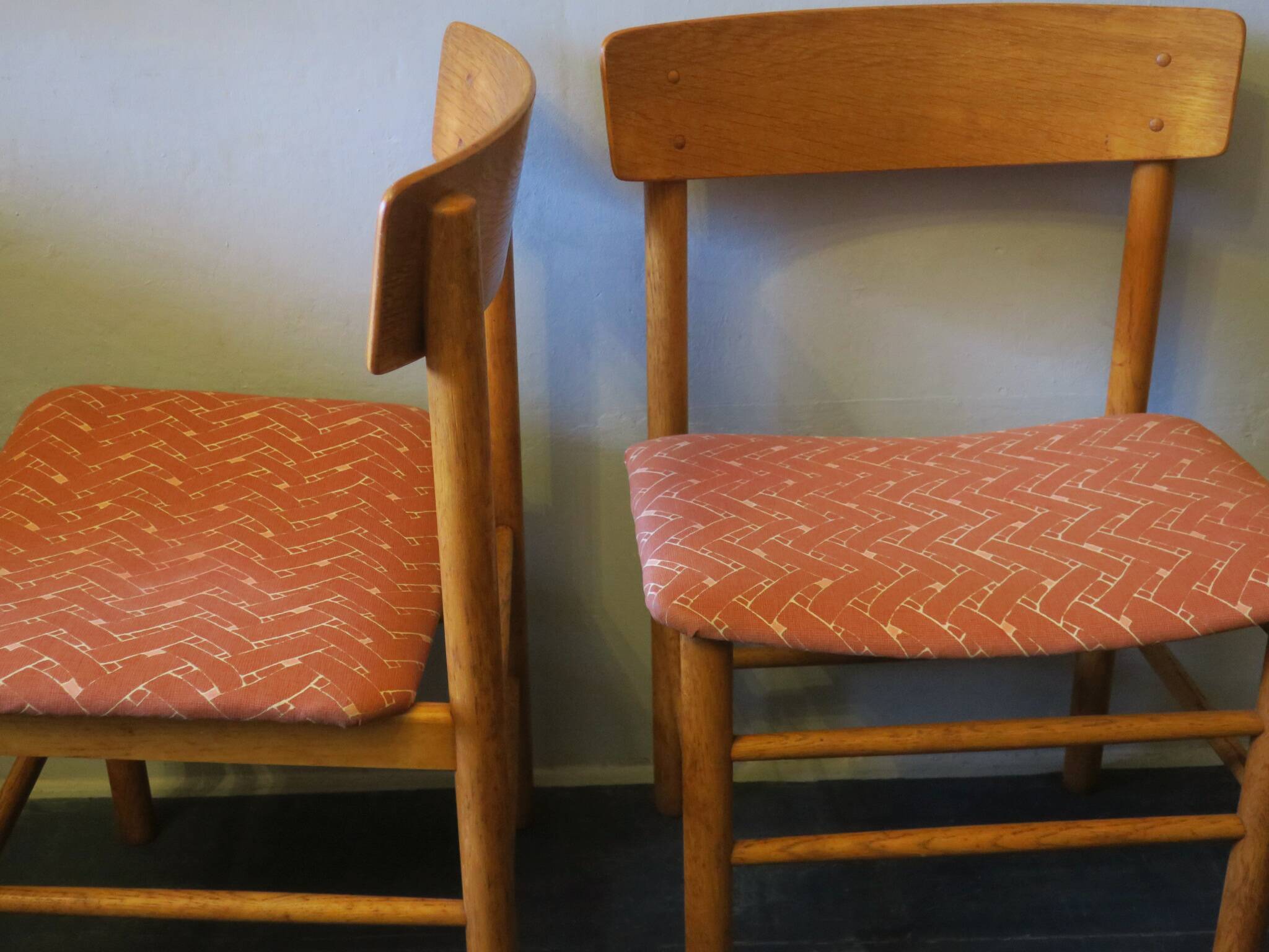Paire de chaises Borge Mogensen J39 Shaker en bois d'orme massif, années 1950