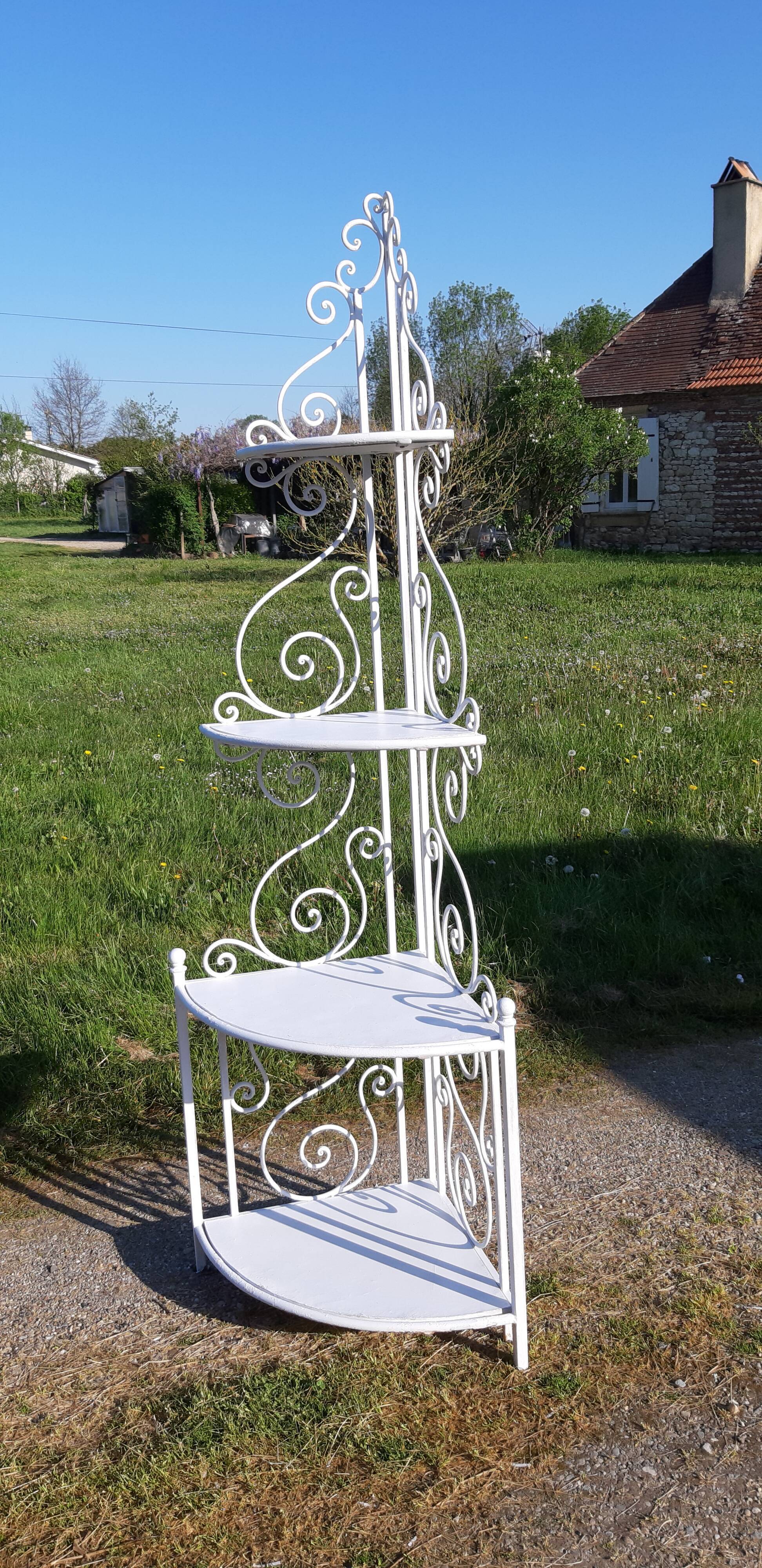 Wrought iron garden corner corner 1900