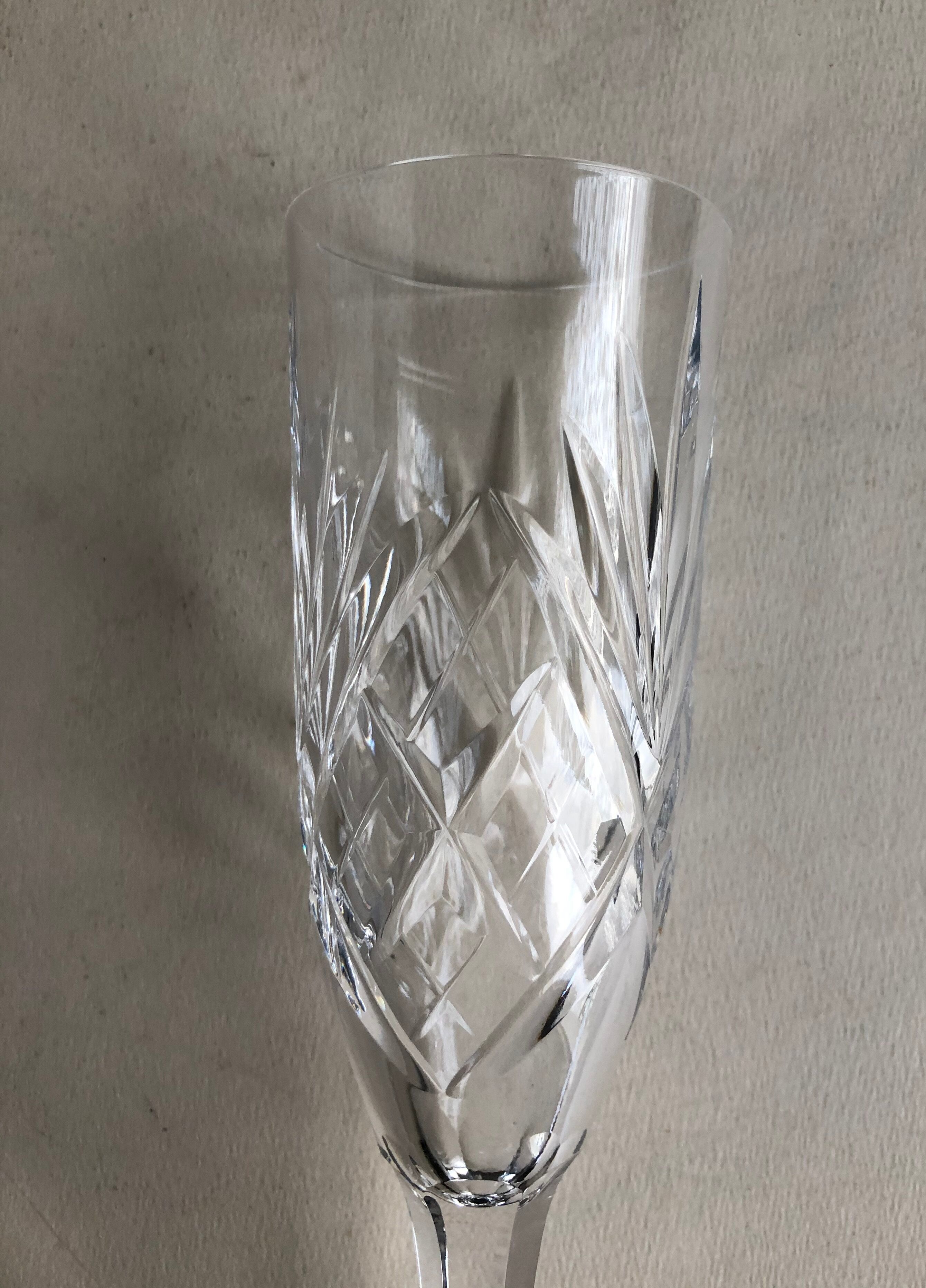 6 Champagne flutes in cut crystal of Saint Louis chantilly model