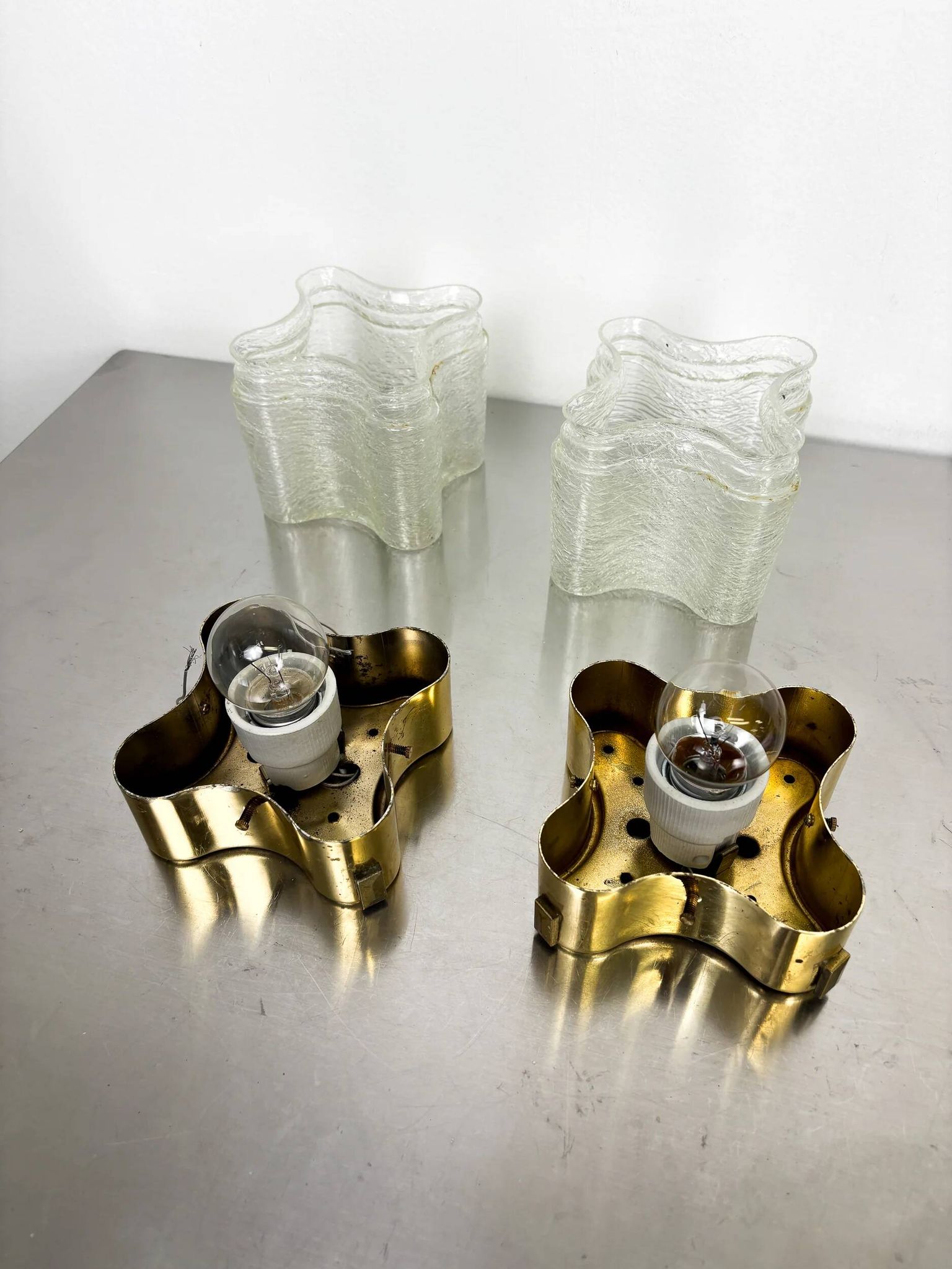 Pair of Gaetano Sciolari for Lightolier wall sconces, Murano frosted glass, Italy 1970s