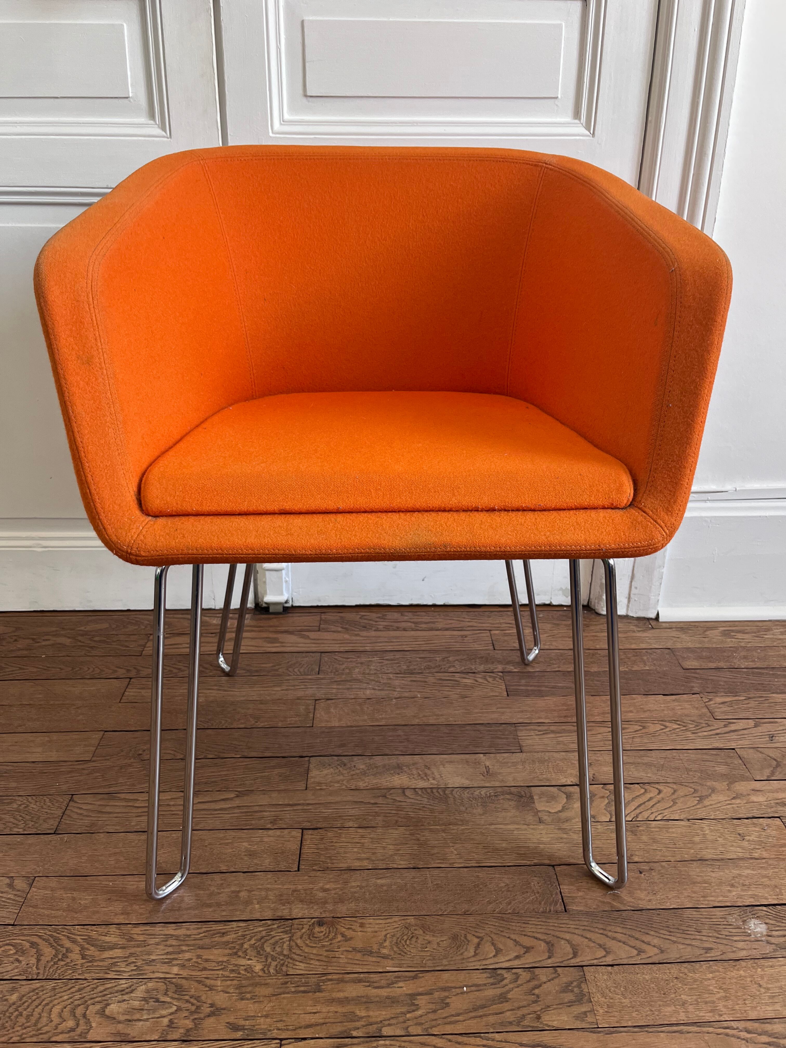 Paire de fauteuils orange 1970