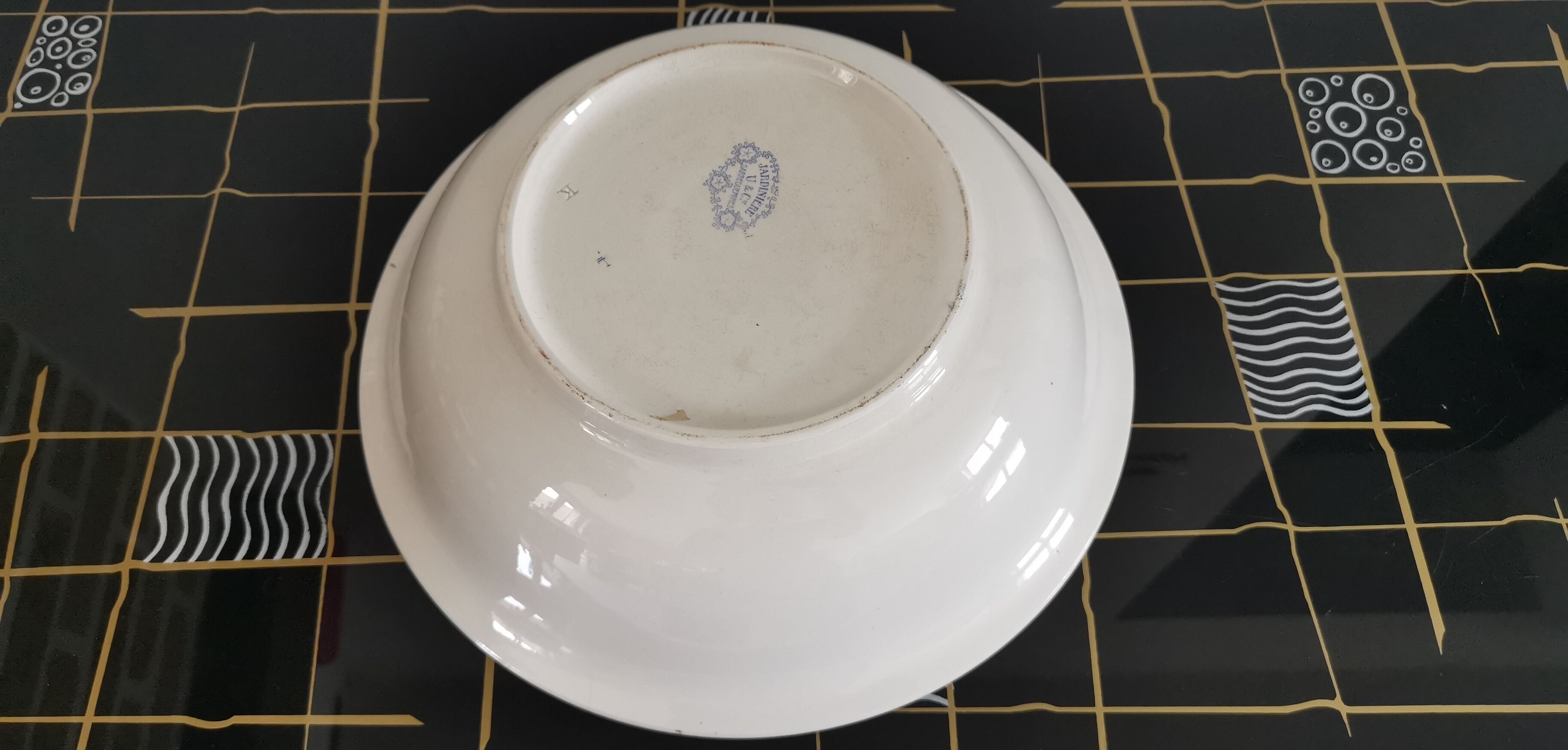 Salad bowl in iron earth Sarreguemines U & C model "Planter"