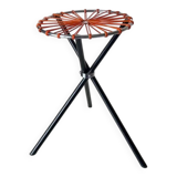 Folding wire tripod stool