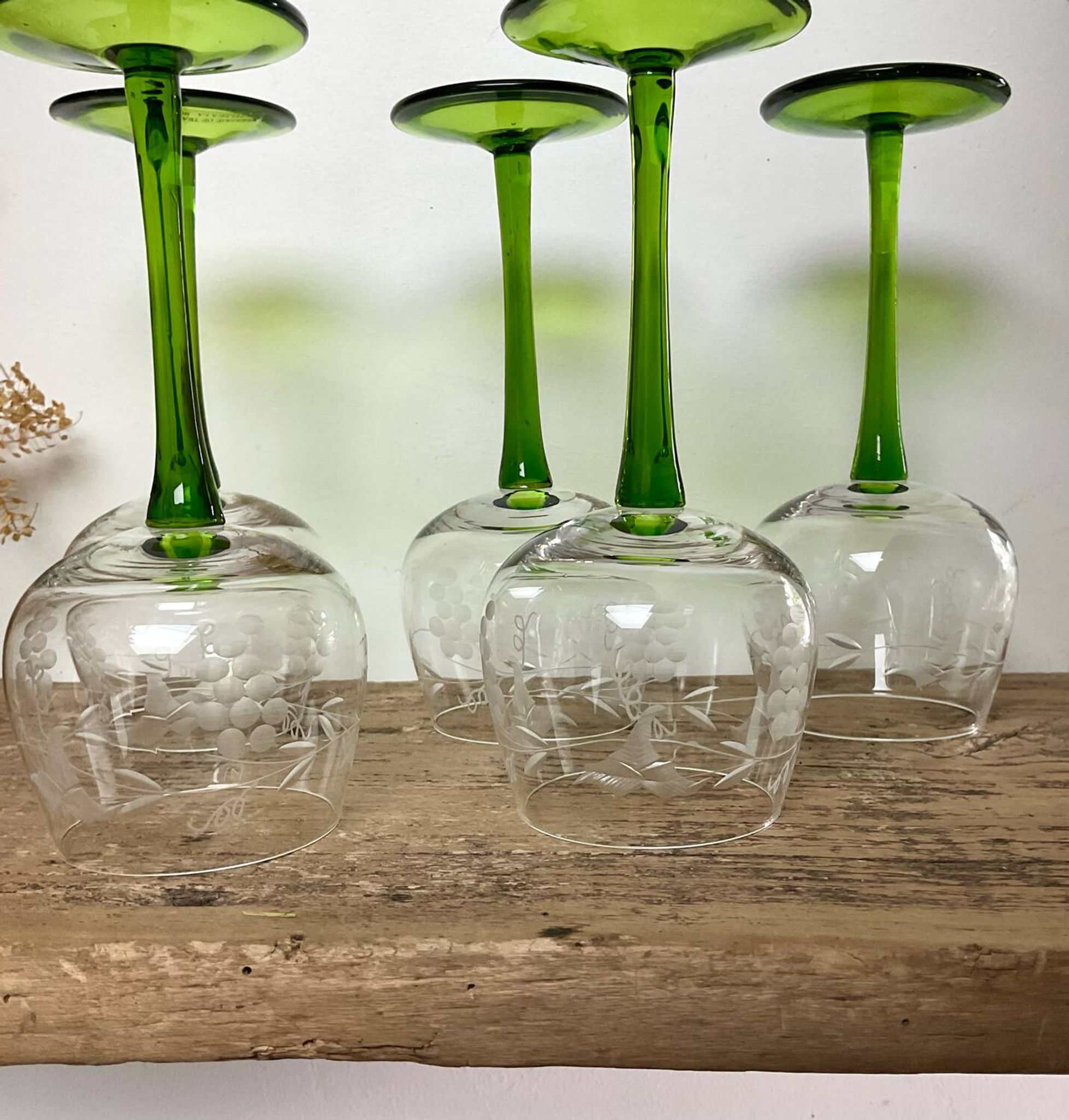 5 verres Alsace soufflés à la bouche , décor raisin