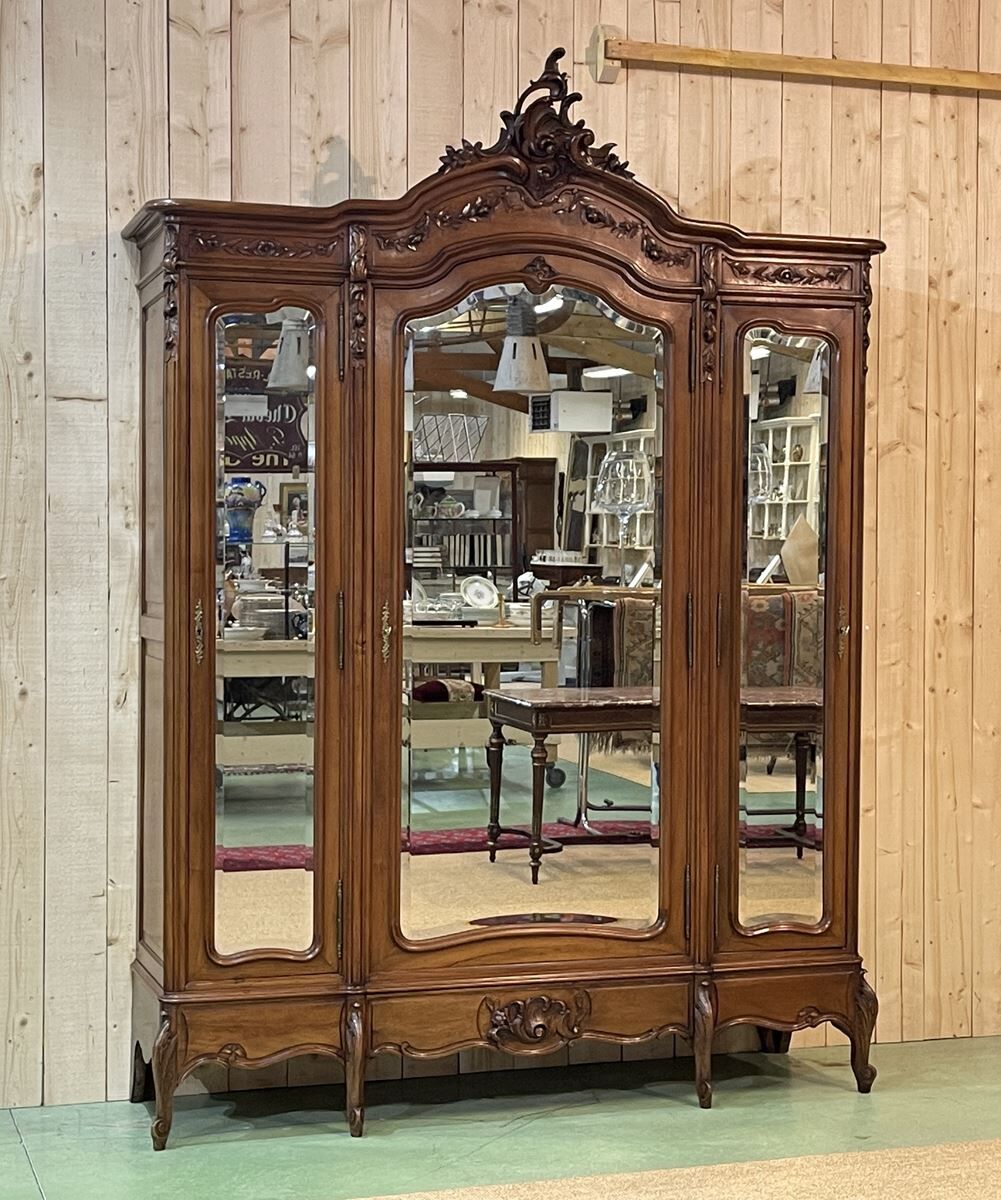 Armoire de chambre 3 portes  de style Louis XV début XXème en noyer - démontable