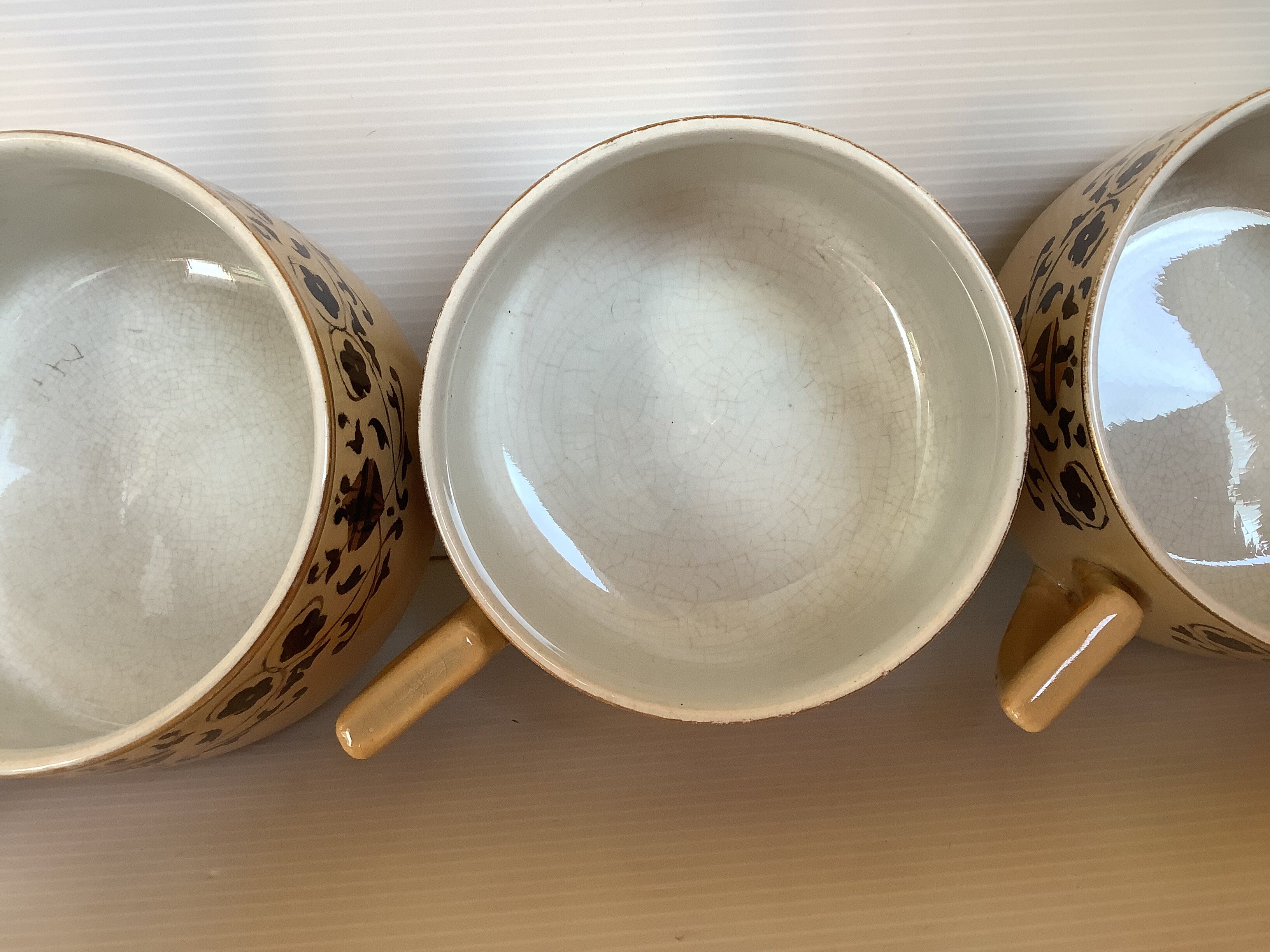 3 grandes tasses et 2 sous tasses Sarreguemines