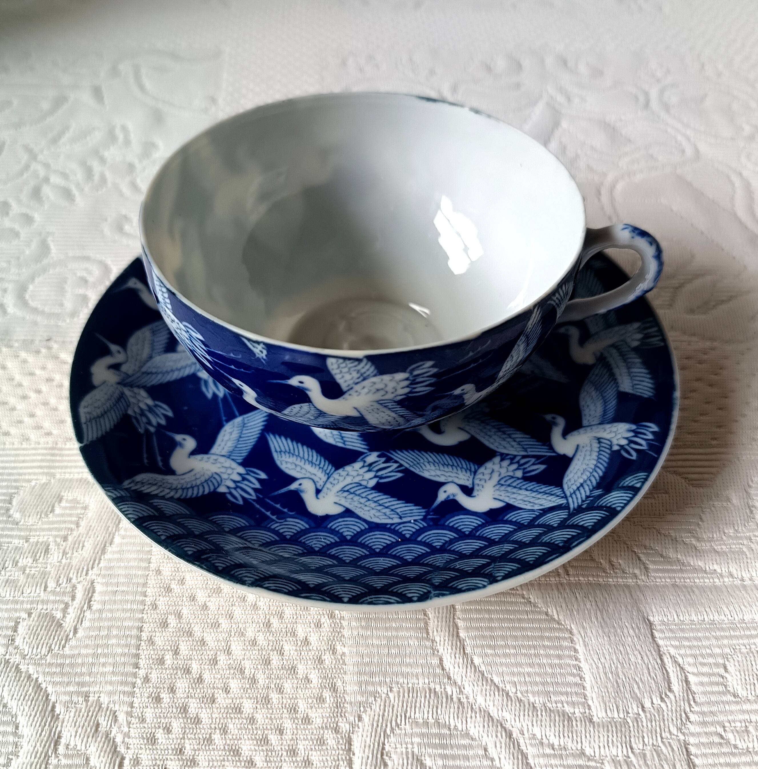 Japanese tea set in fine porcelain with crane motif
