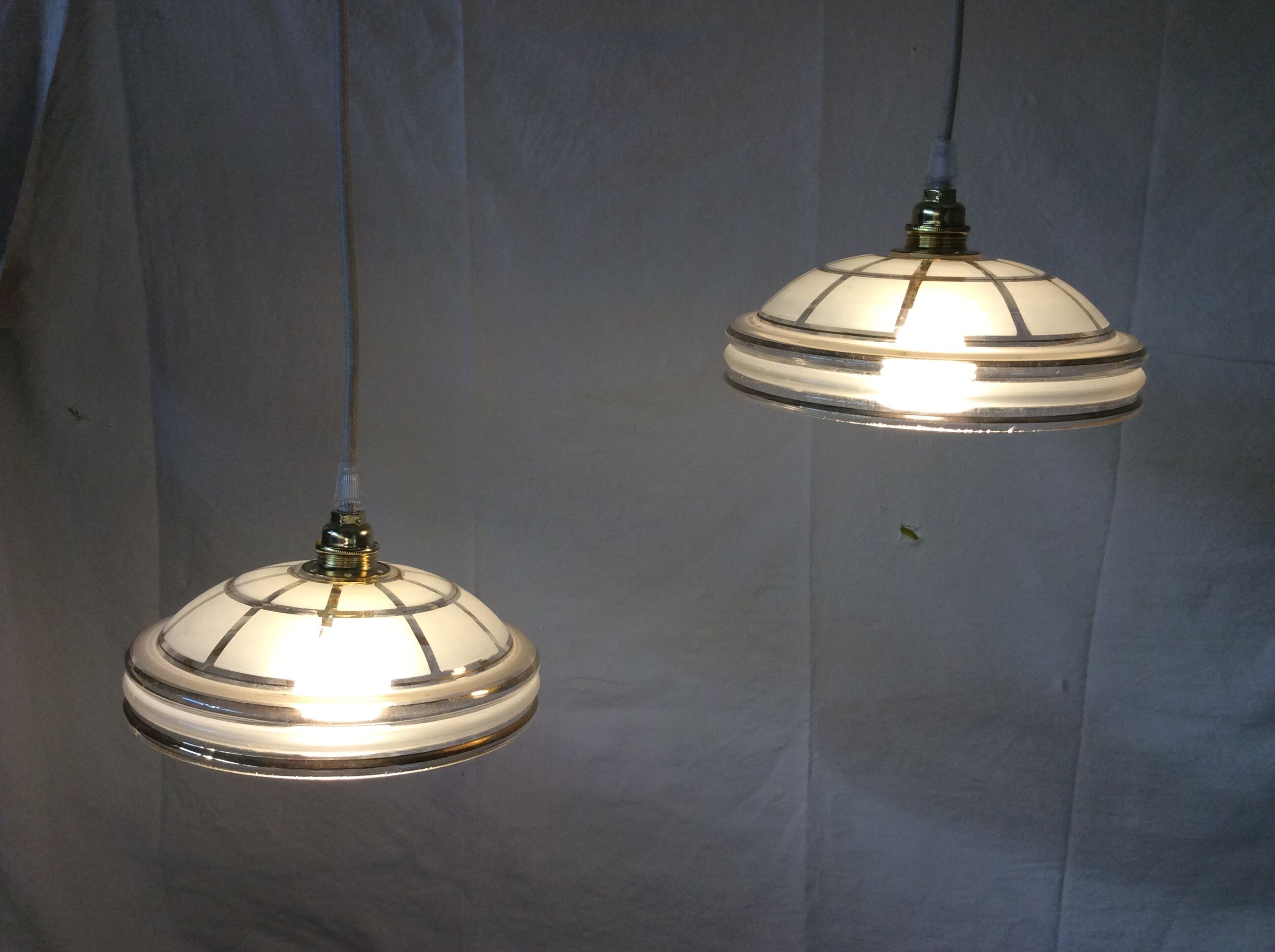 Vintage opaline suspension duo