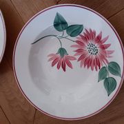 Lot 8 assiettes en faïence