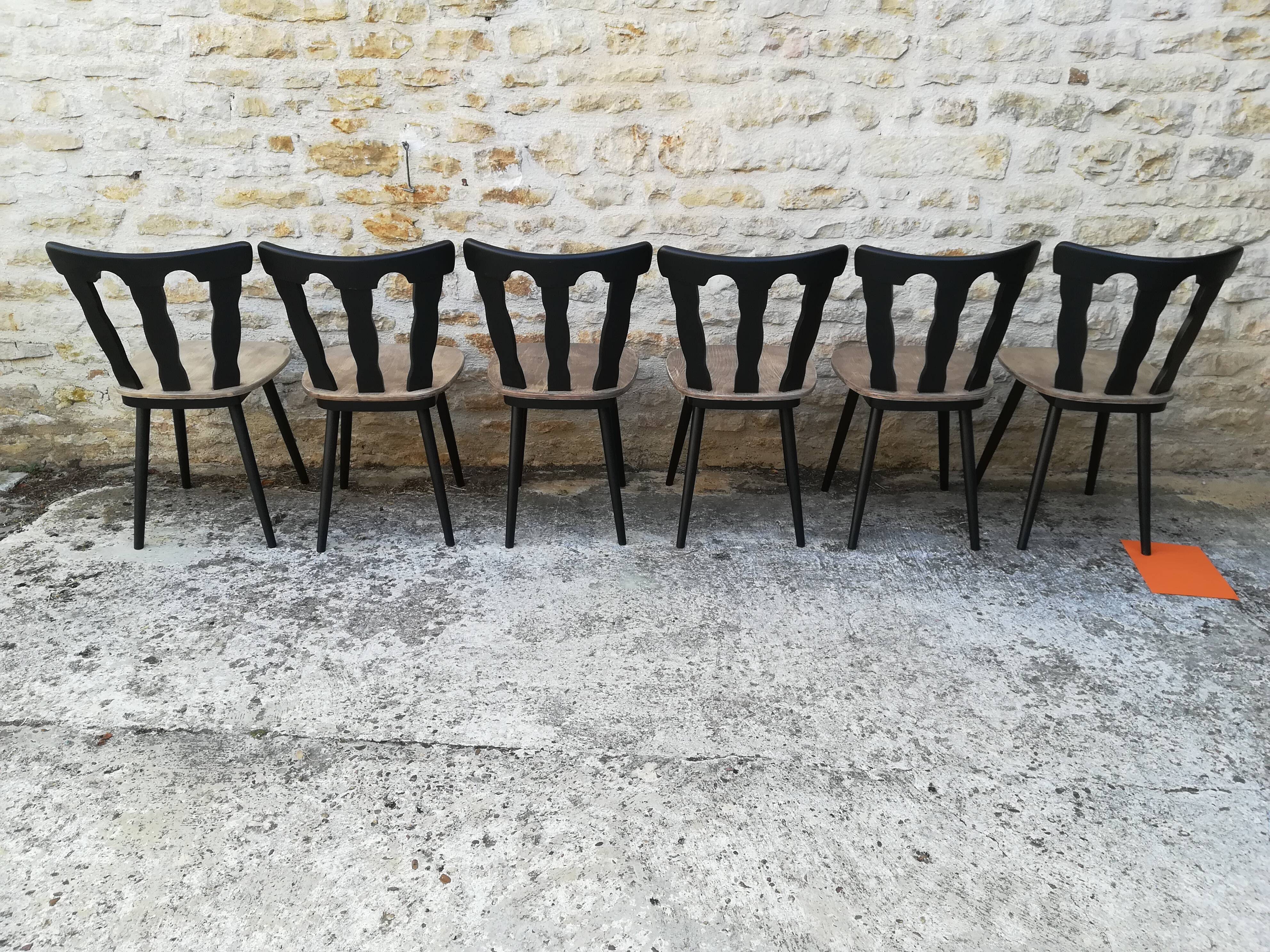 Lot of 12 bistro chairs