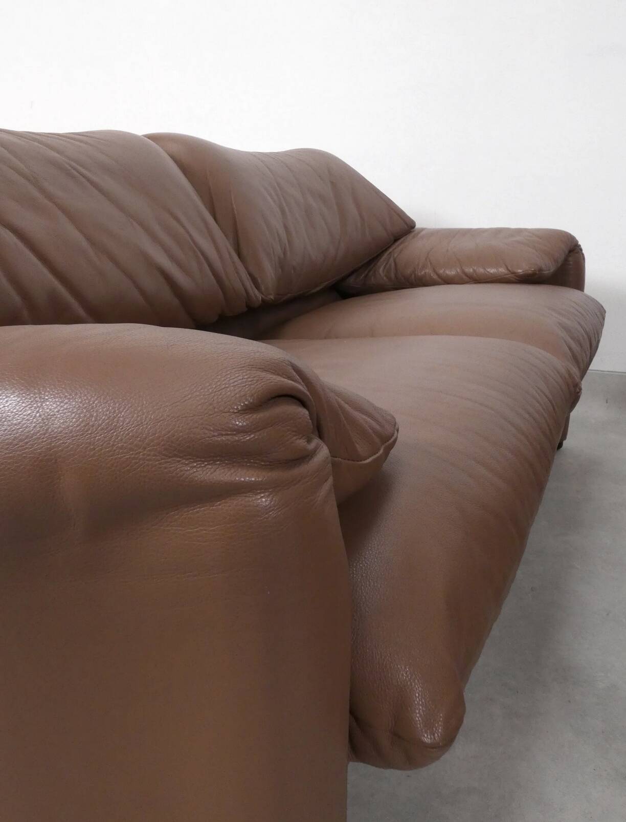 Cassina Maralunga 2 seater in mocca colored leather