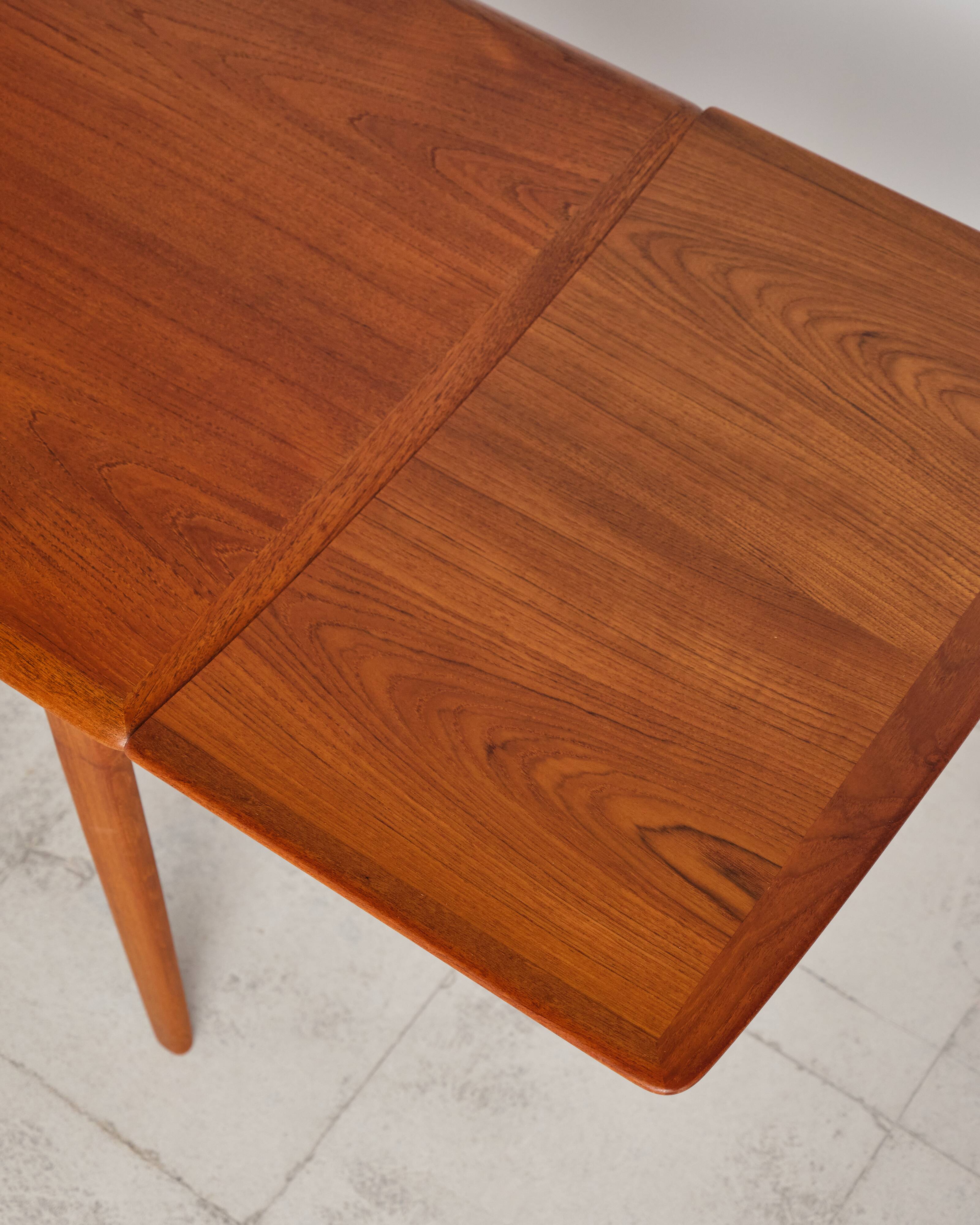 Extendable table by Svend Aage Madsen for K. Knudsen & Son