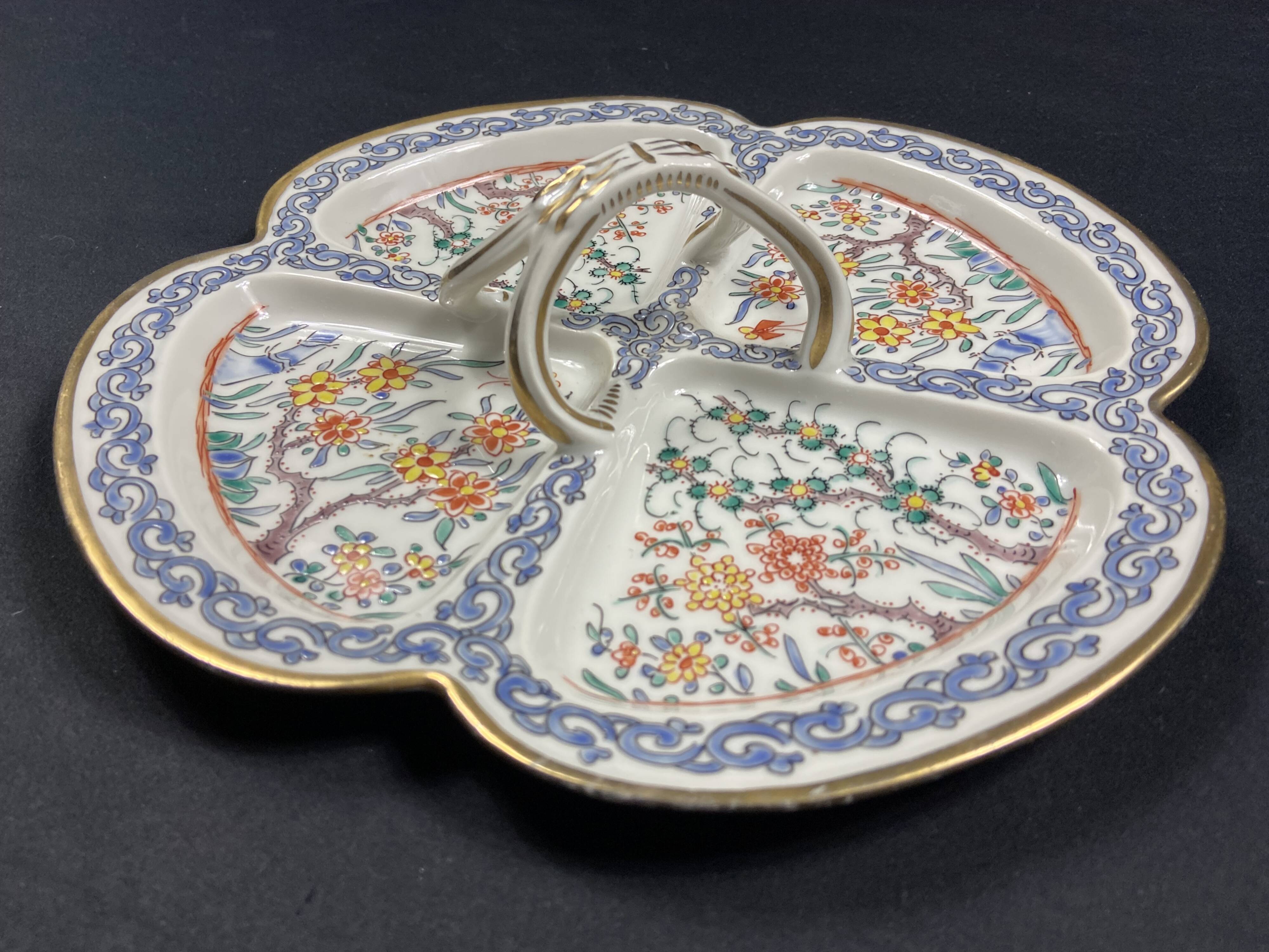 Four-lobed beggar worker's hors d'oeuvre in Chantilly porcelain, Japanese decor
