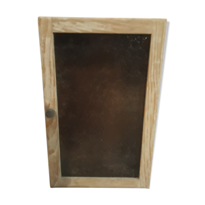 Armoire à pharmacie