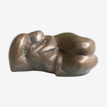 Presse papier en bronze signé, femme à l'enfant, années 70