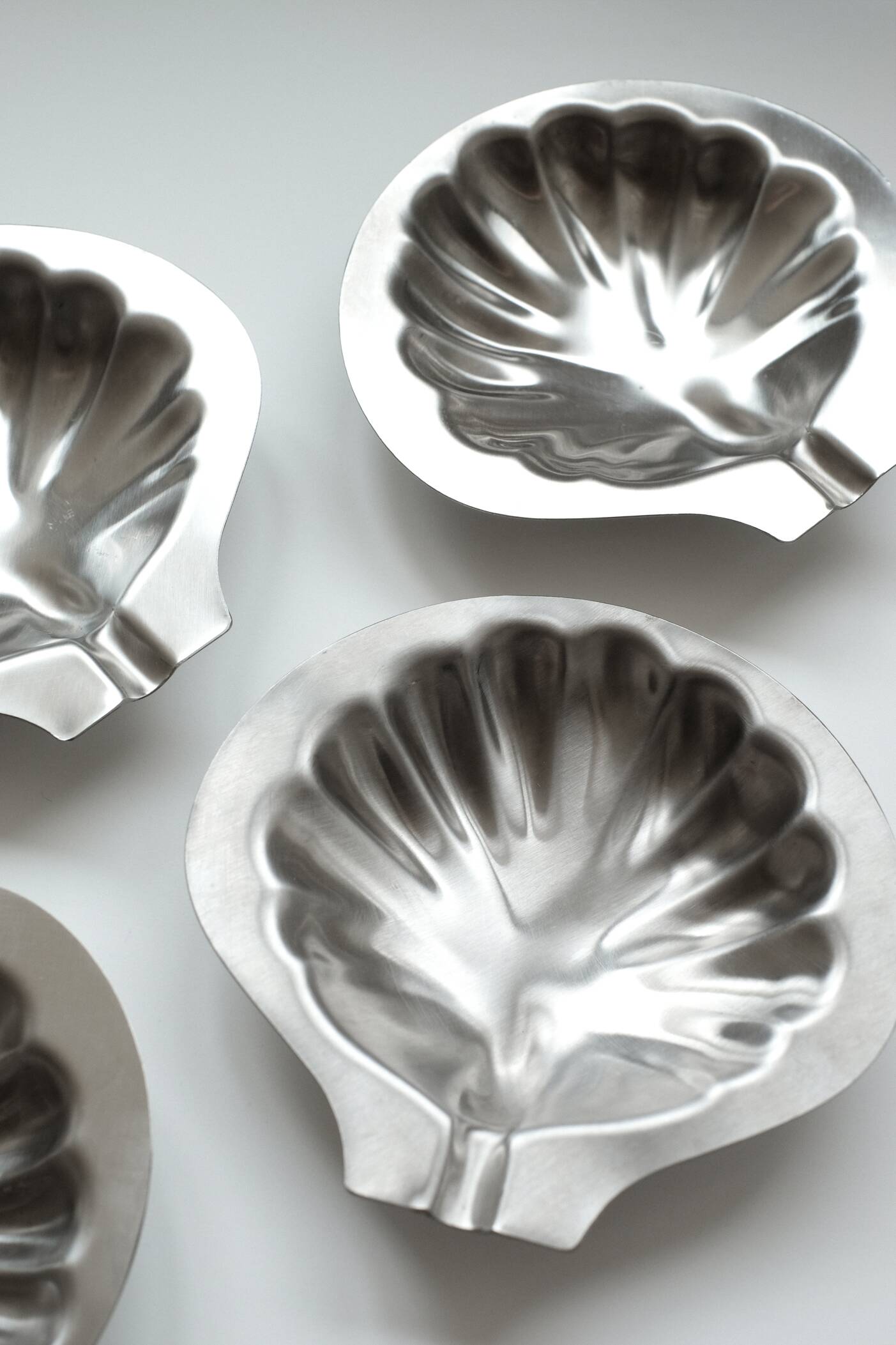 Ensemble de 4 plats en forme de coquillage