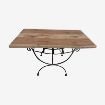 Wrought iron coffee table and its solid oak top -