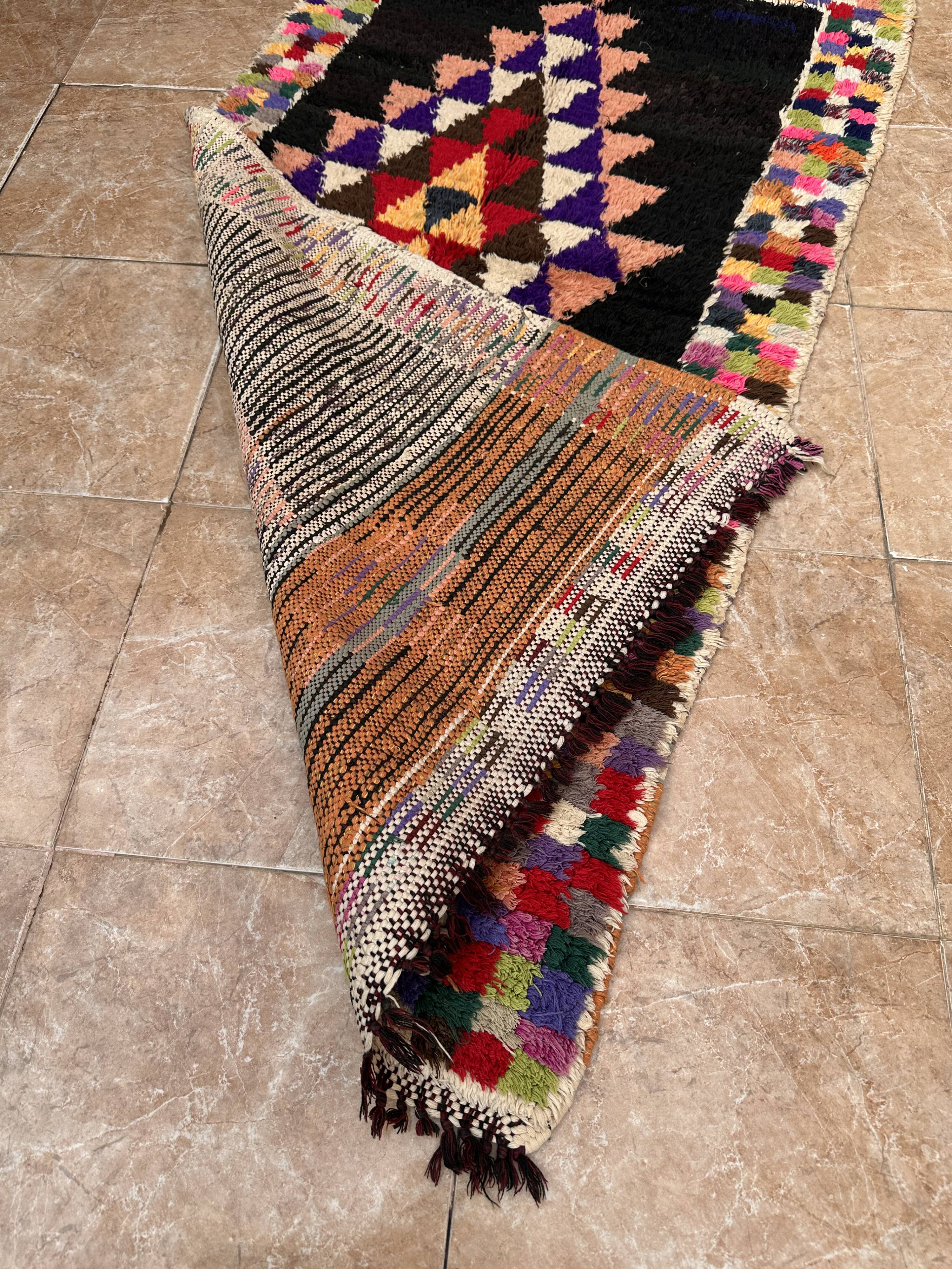 Handmade Moroccan Berber rug: Small model in cream Beni Ouarain wool