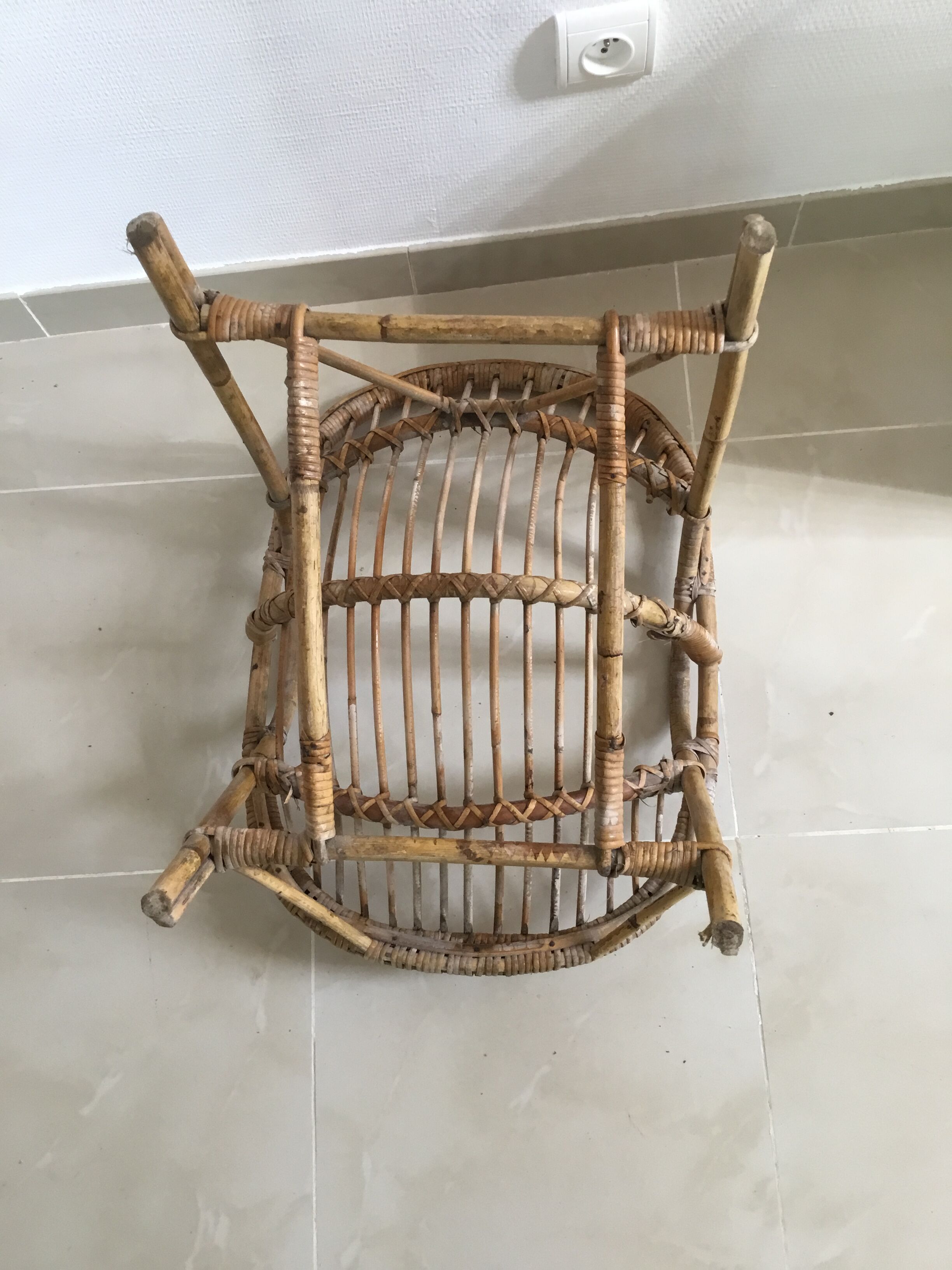 Fauteuil pour enfant en rotin