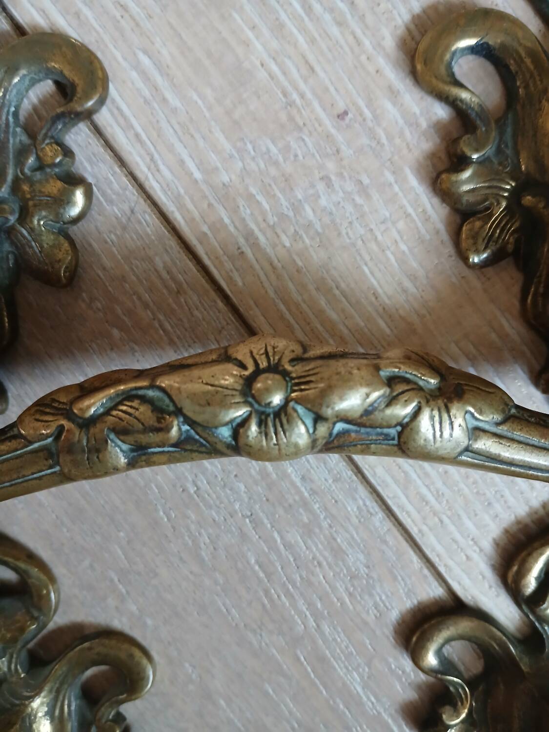 Paire de poignées en bronze L.Pinet