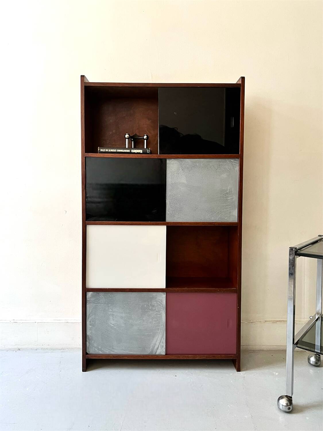 Glass-fronted bookcase by D.Rozaffy, Meuble Oscar edition, 1960s
