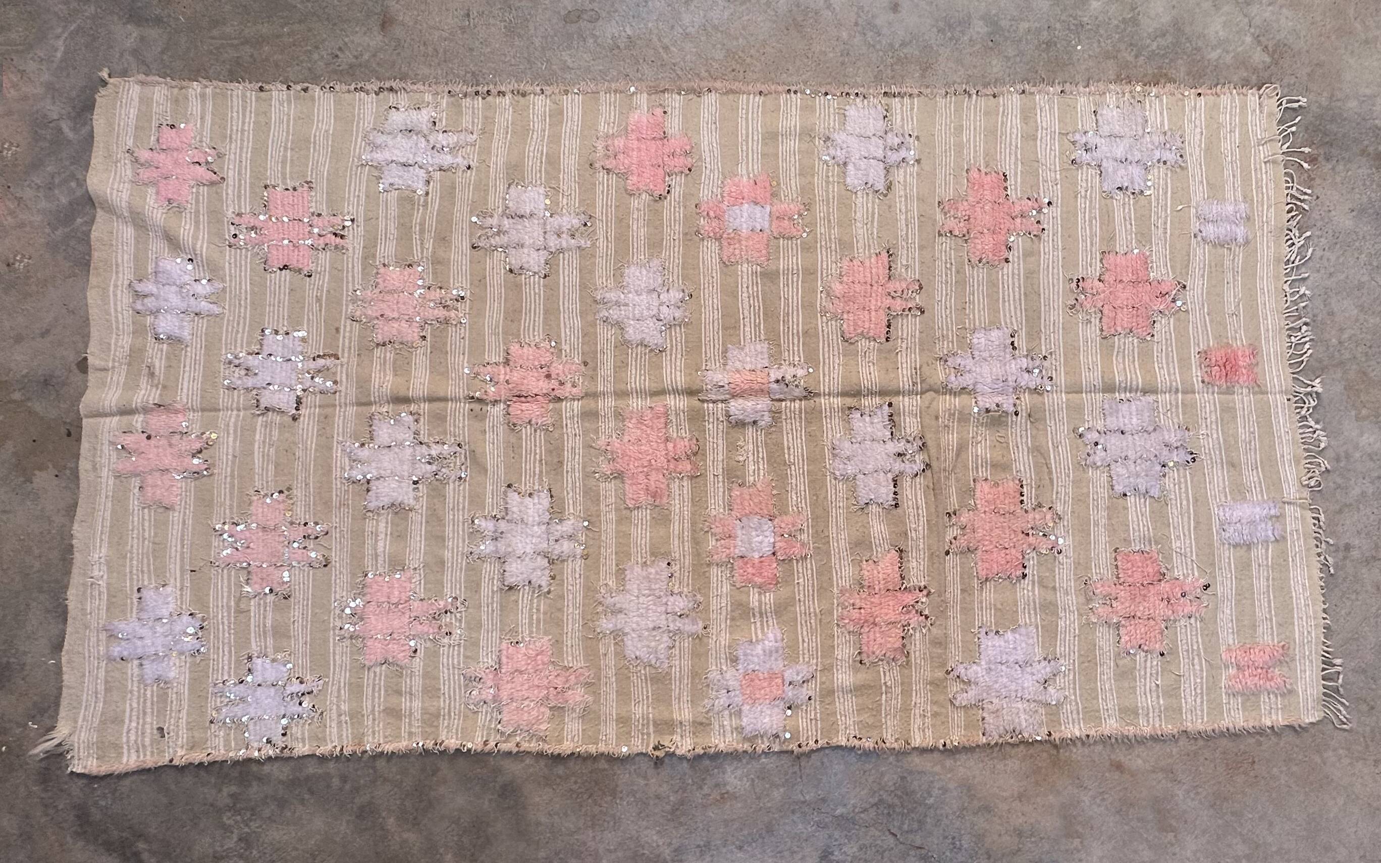 Handira beige moroccan rug