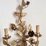 Leaves and flowers wall light in gold metal