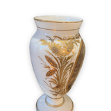 Vase in painted and gilded opaline animated scene