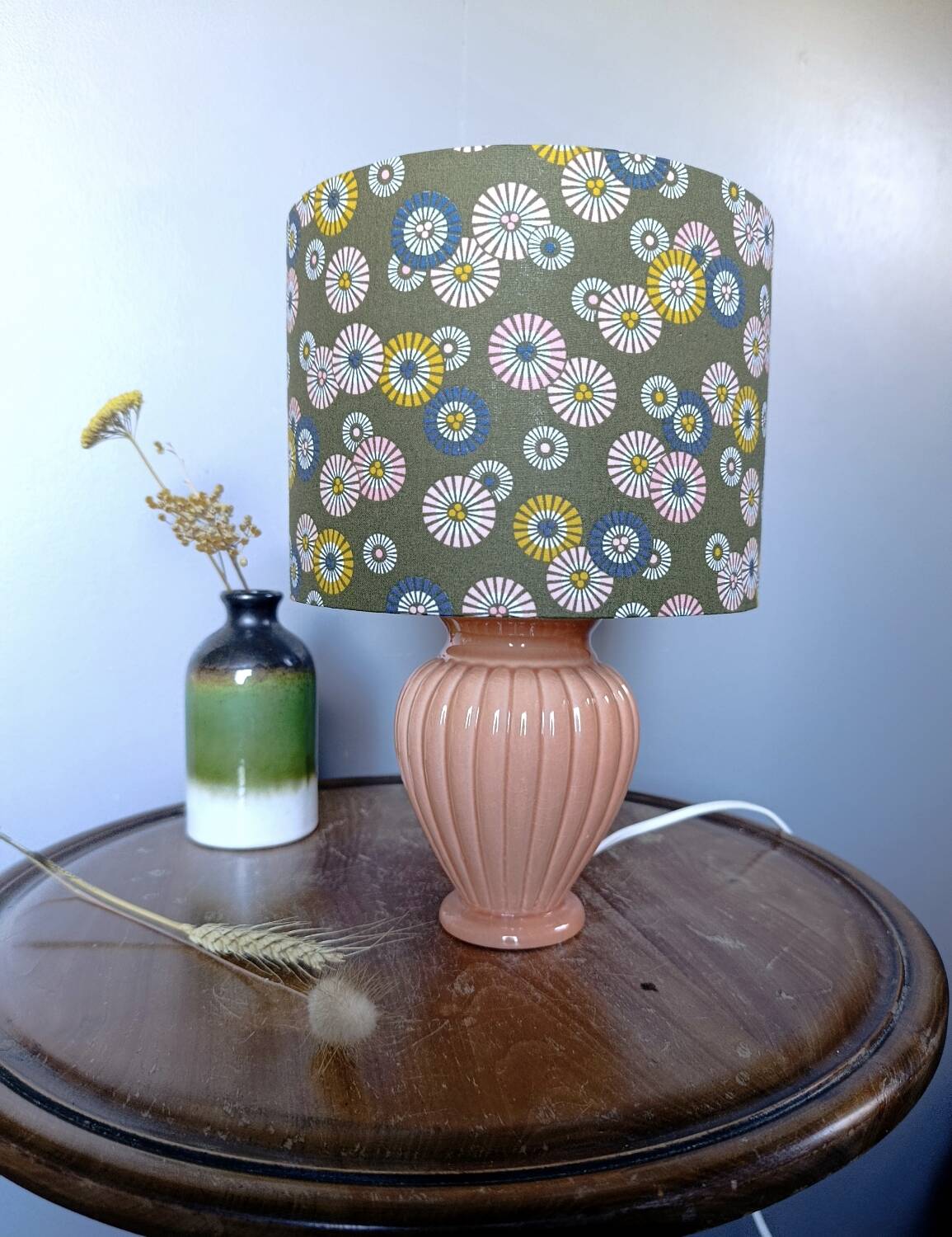 Coral tar ceramic lamp, khaki lampshade with flowers.