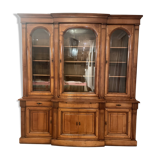 Solid wood dresser – classic style – very good condition