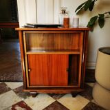Furniture bar pivotant