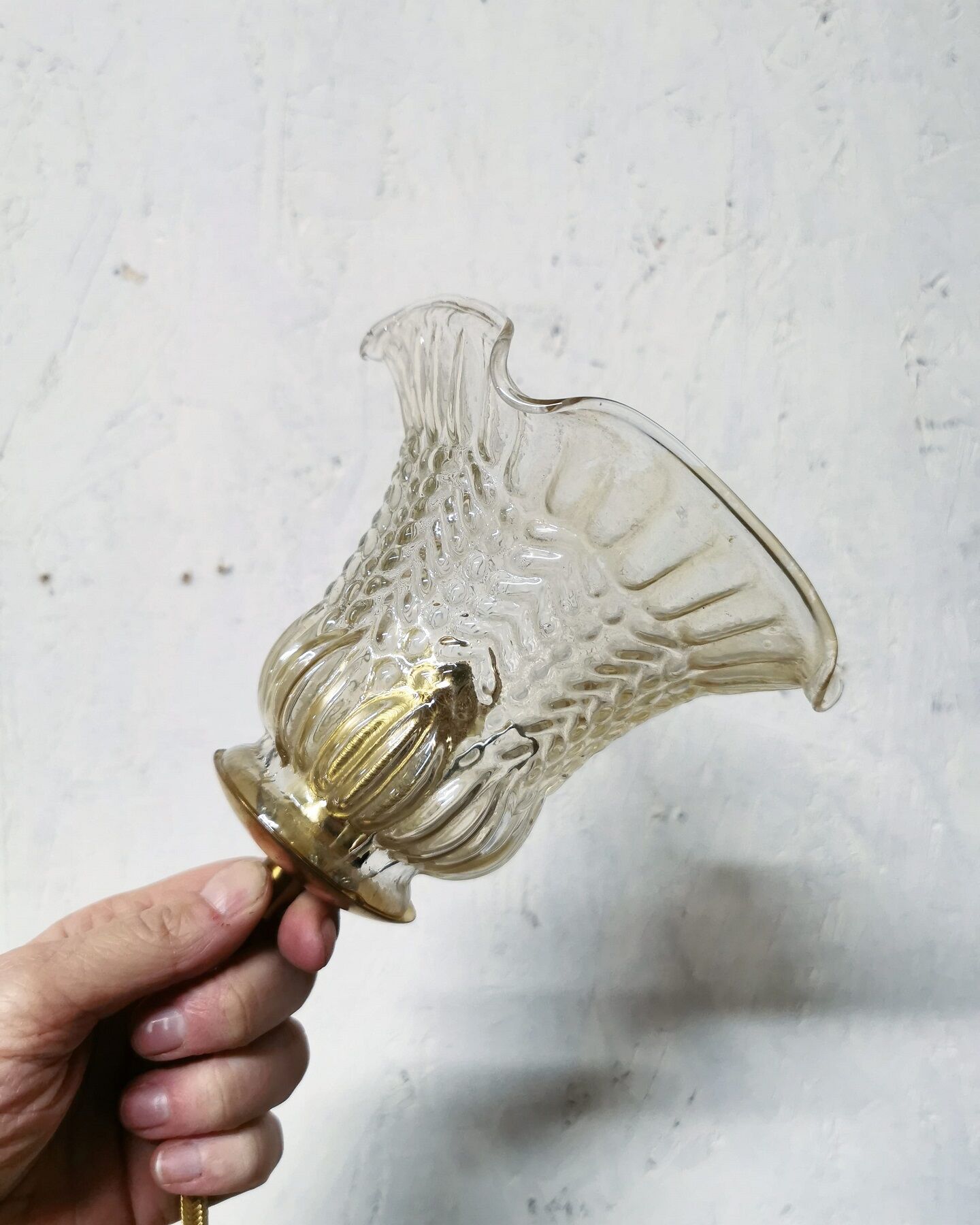 Amber tulip suspension