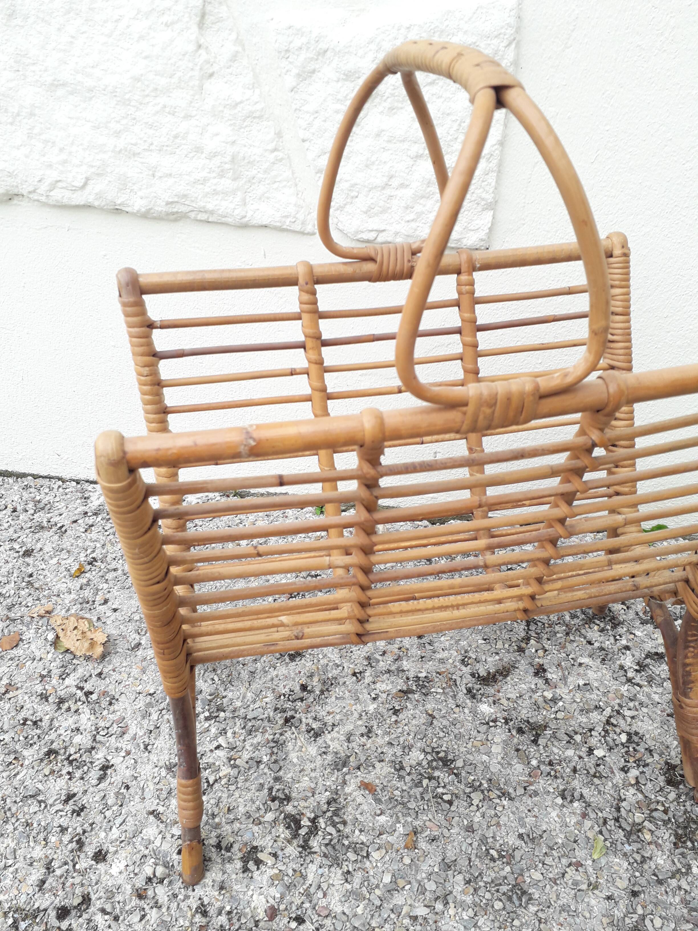 Porte-revues en rotin (année 70)