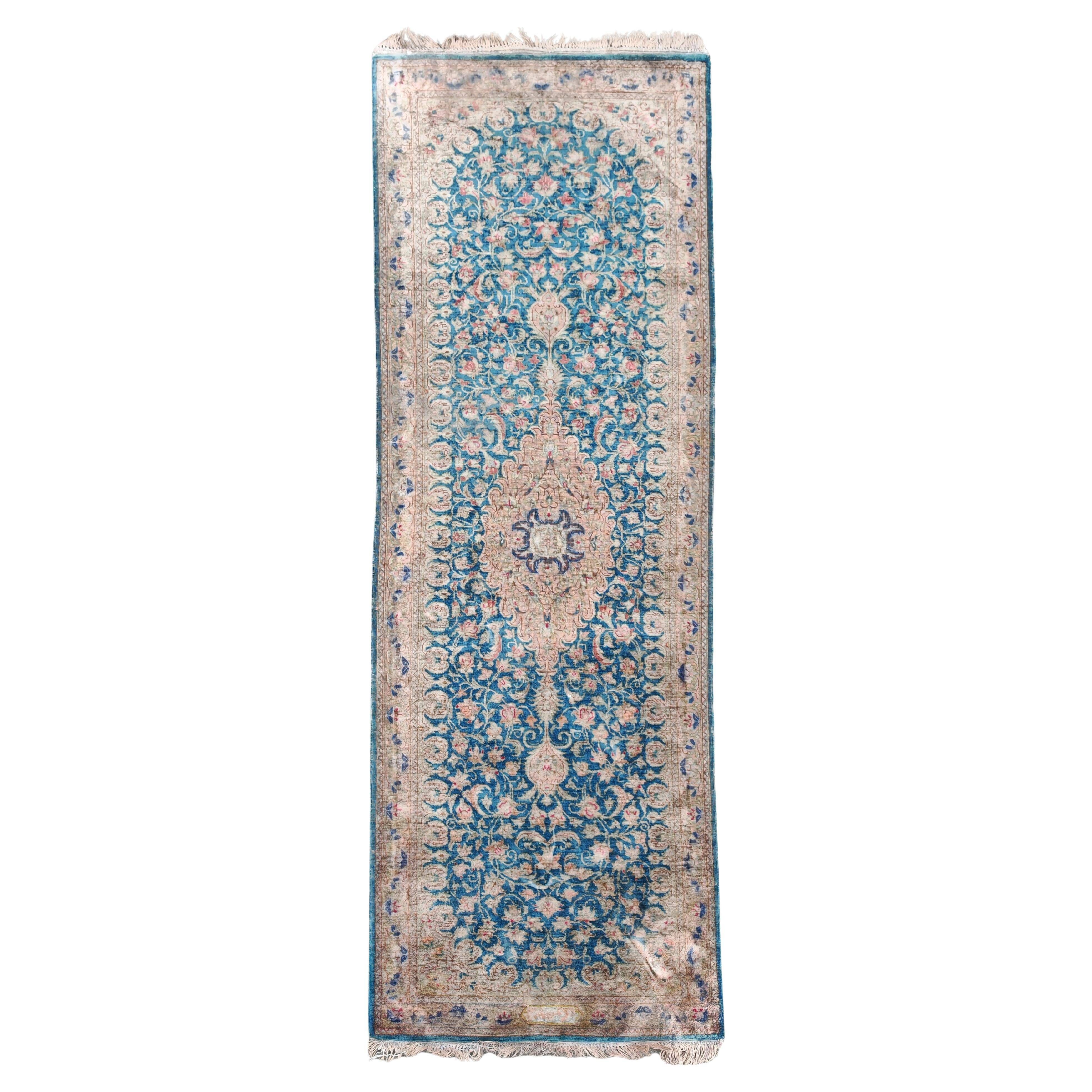 Kerman runner carpet in antique silk, hand-knotted from the 1940s.