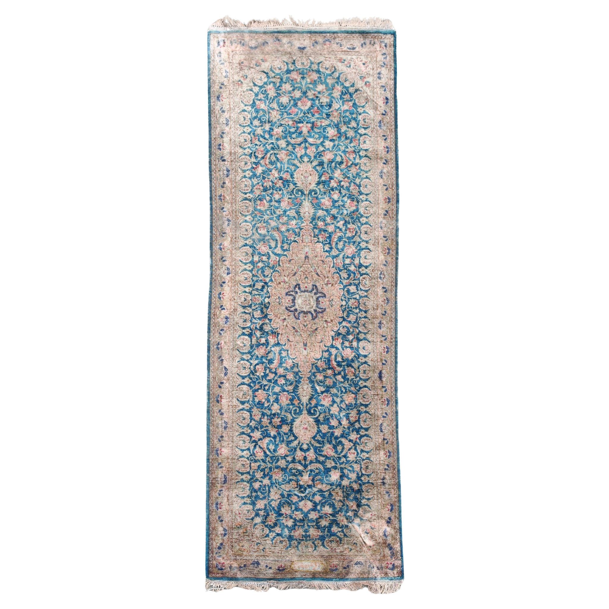 Kerman runner carpet in antique silk, hand-knotted from the 1940s.