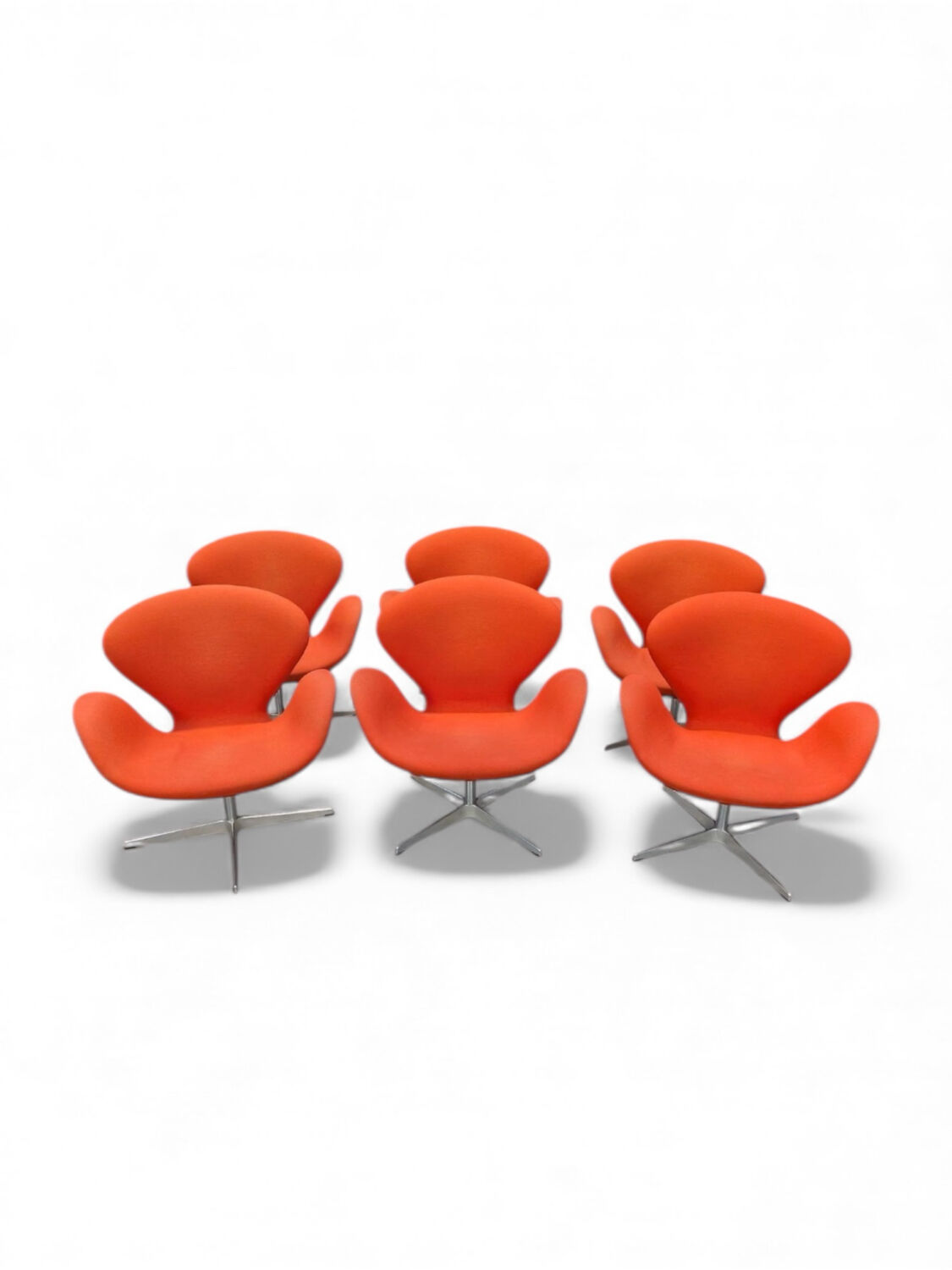 "Swan" chair by Arne Jacobsen for Fritz Hansen