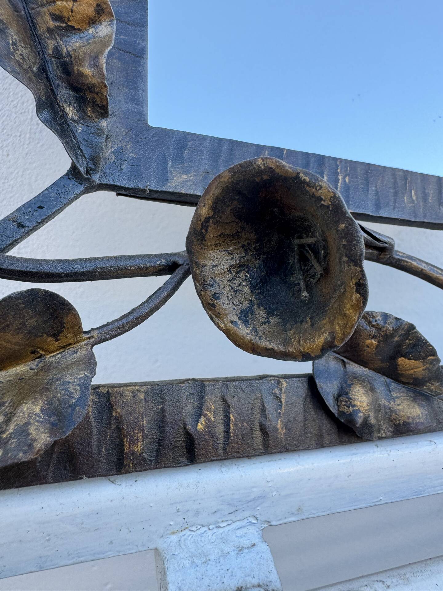 Wrought iron mirror with ivy Art Deco